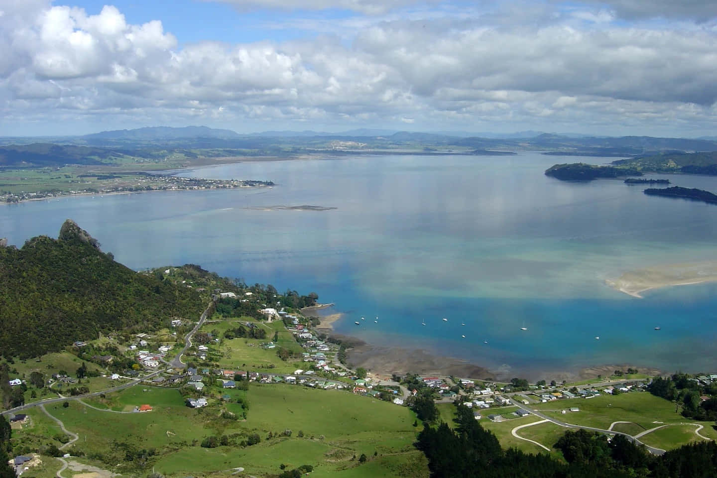 Whangarei, coastal village, lush green hills, HD Desktop Wallpaper