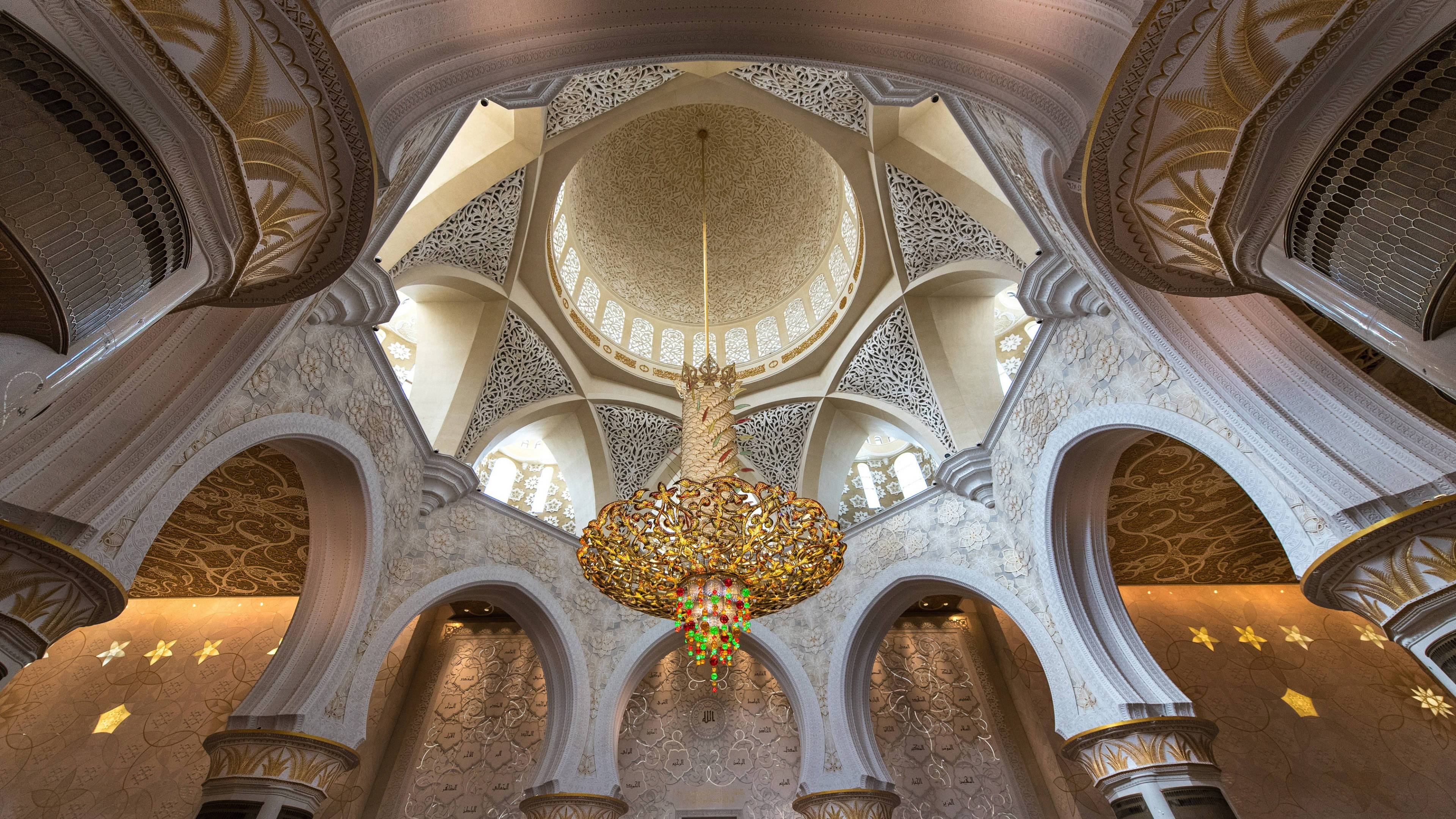 mosque, domed ceiling, ornate white and gold, 4K Desktop Wallpaper