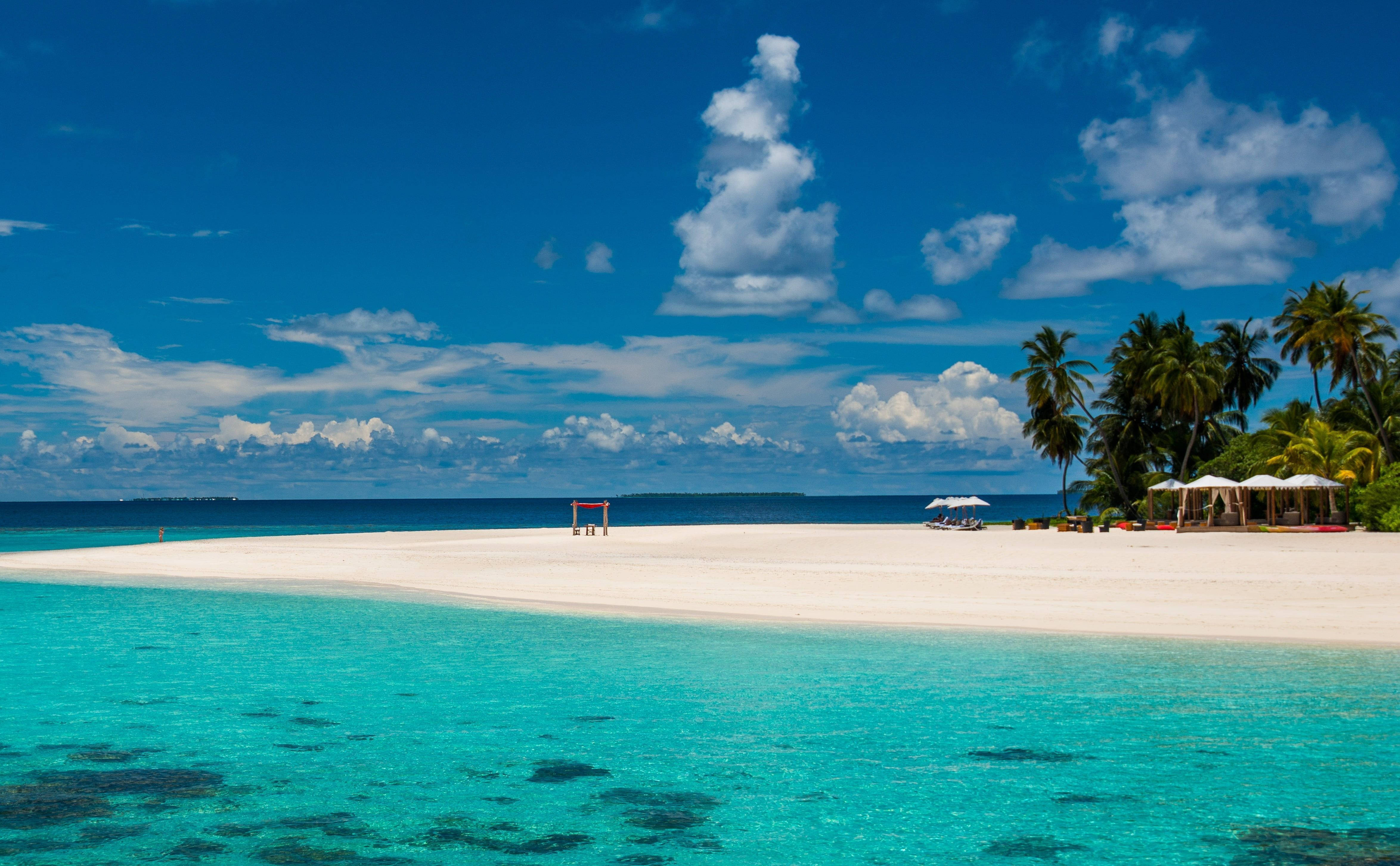 white sand beach, turquoise waters, vibrant blue sky, 4K Desktop Wallpaper