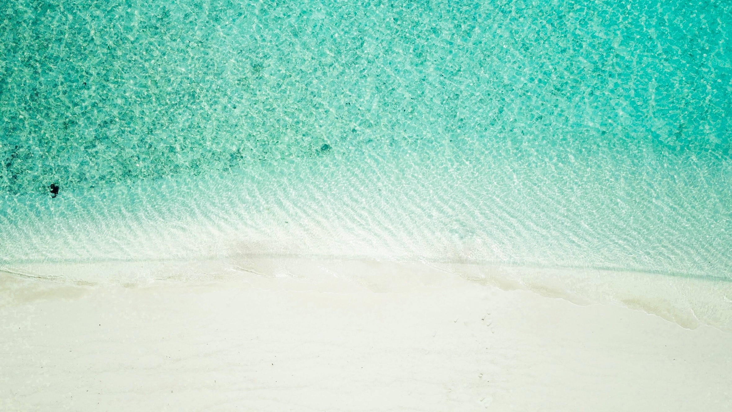 Sparkly Waters, white sandy shore, turquoise ocean waves, Full HD Desktop Wallpaper