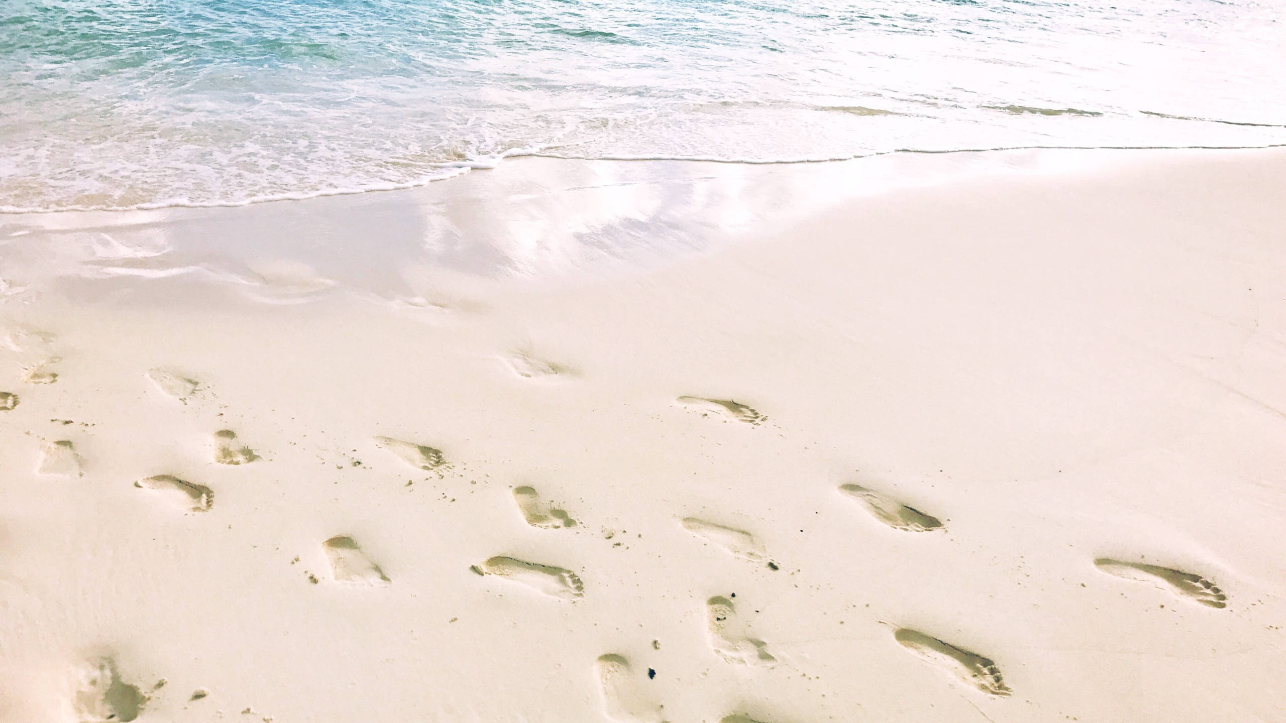 White Beach, pristine white sand, turquoise water, 2K Desktop Wallpaper