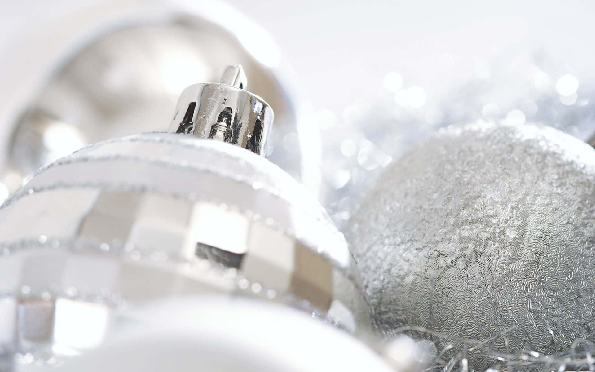 Silver White Christmas Balls, shiny silver, reflective surfaces, Full HD Desktop Wallpaper
