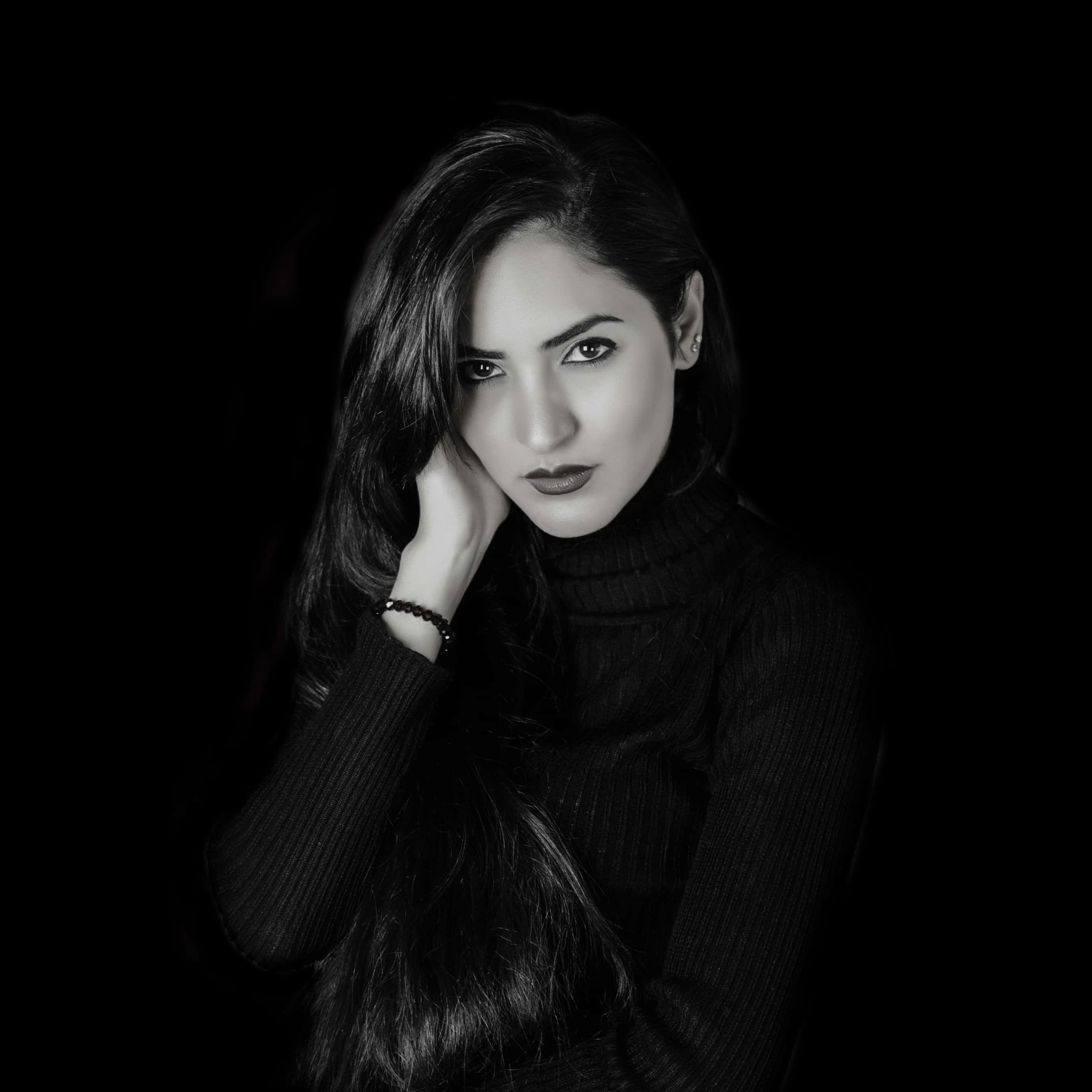 White Girl, black and white portrait, long dark hair, 2K Desktop Wallpaper
