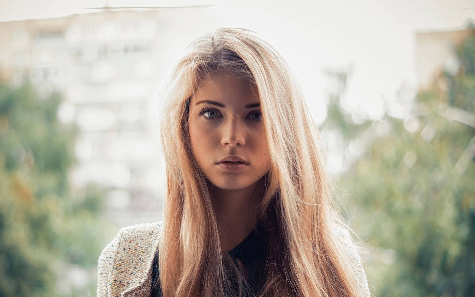 blonde, white skin, urban backdrop, Full HD Desktop Wallpaper