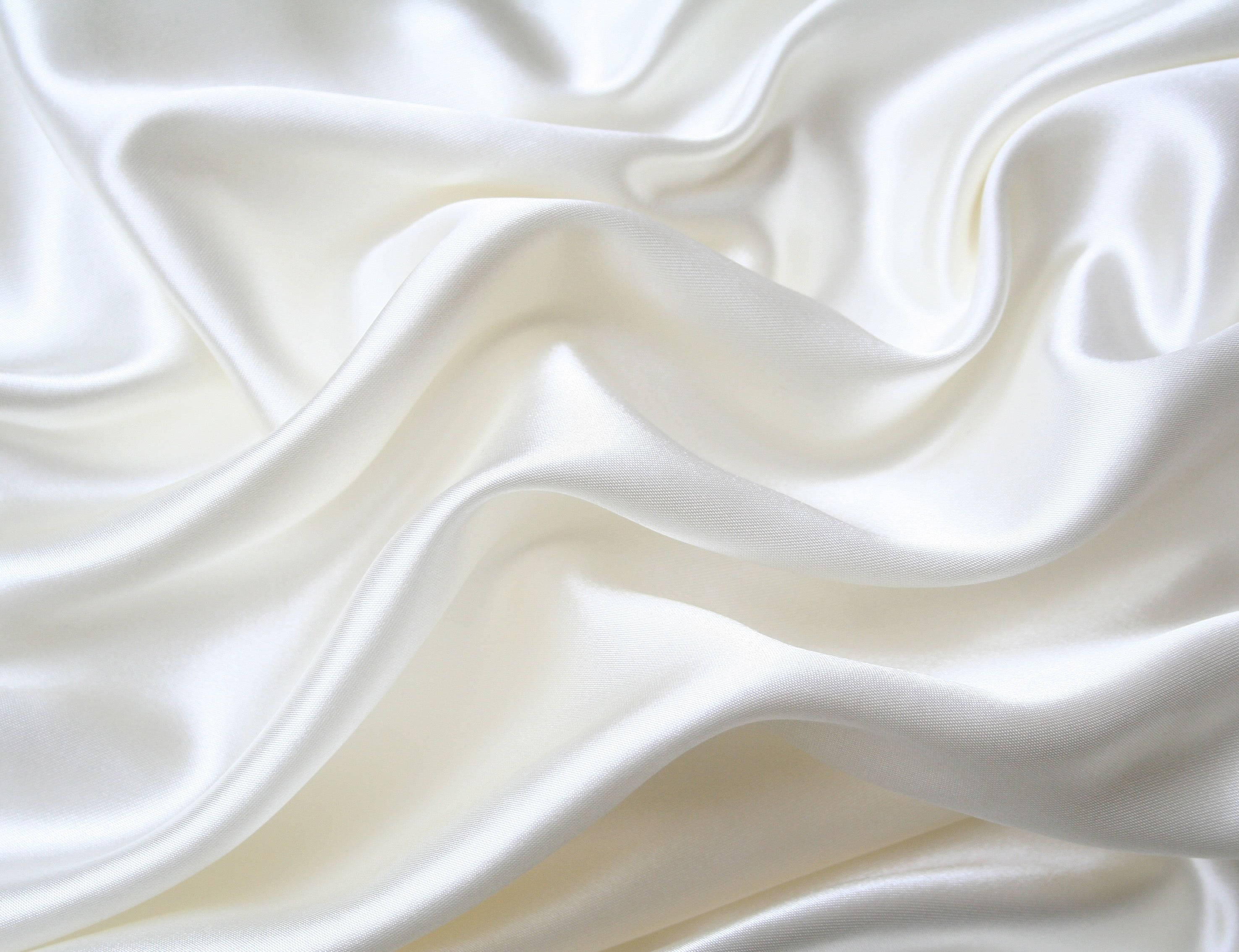 white HD, draped fabric, white silk, 2K Desktop Wallpaper