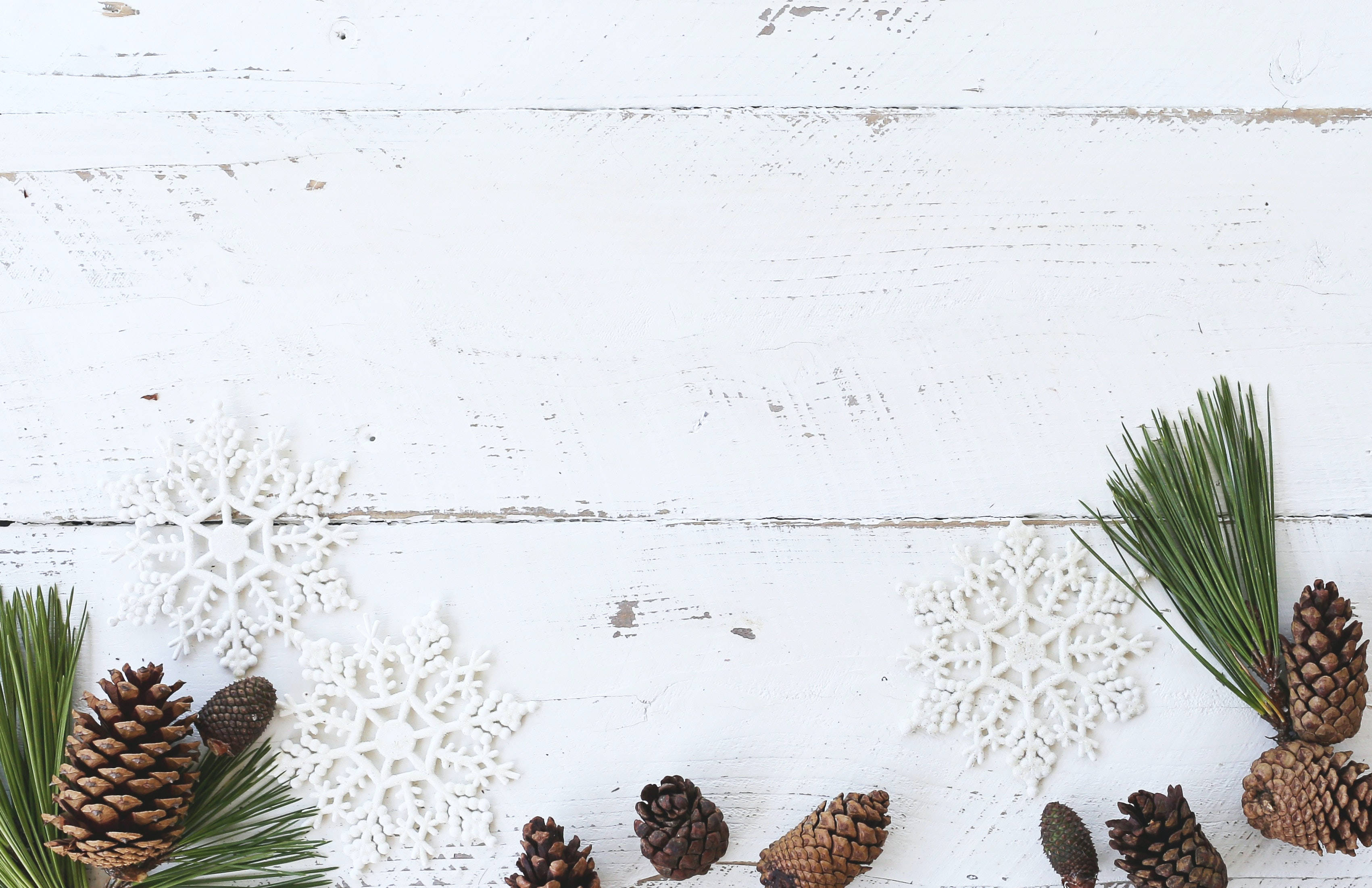 White HD, winter background, snowflake ornaments, 2K Desktop Wallpaper