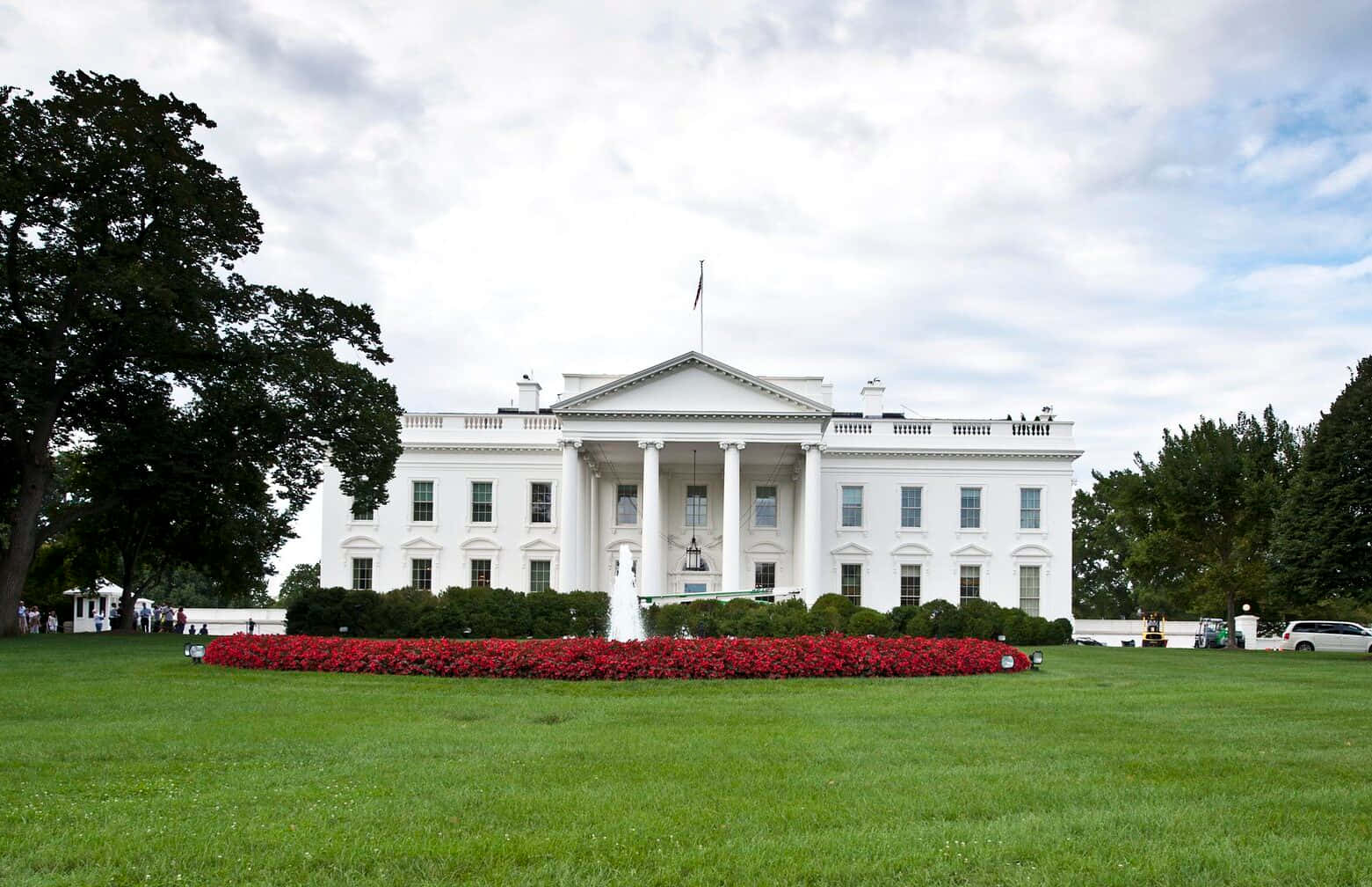 White House, neoclassical facade, cloudy sky, HD Desktop Wallpaper