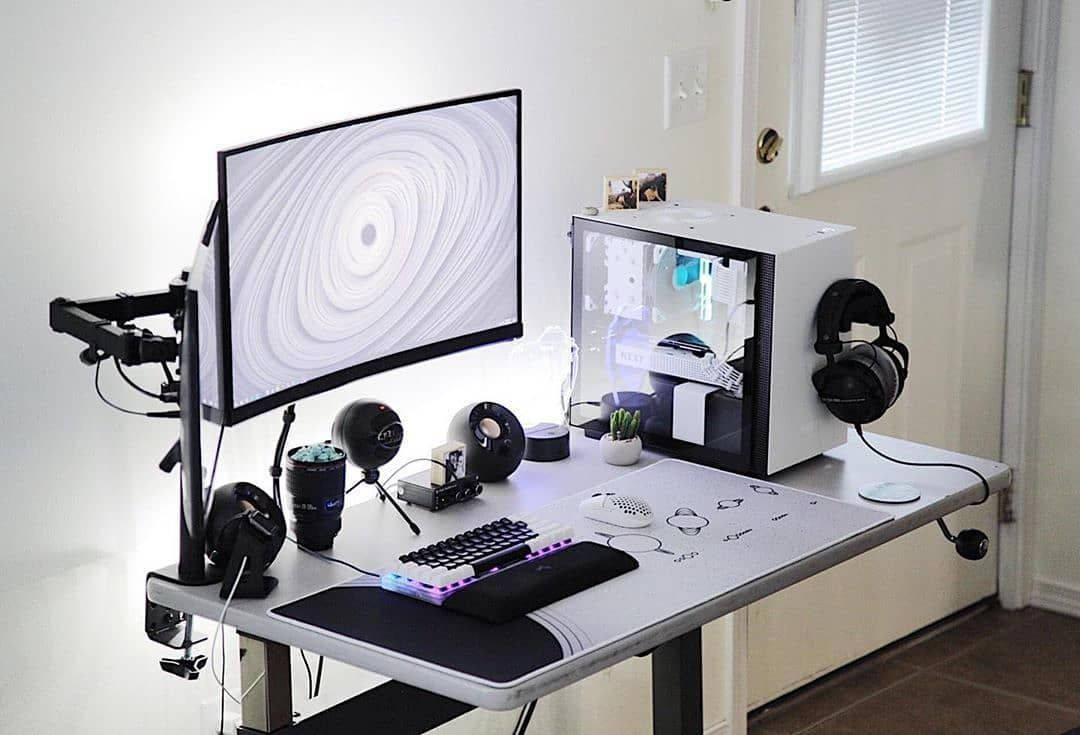 white PC, curved monitor, spiral pattern, SD Desktop Wallpaper