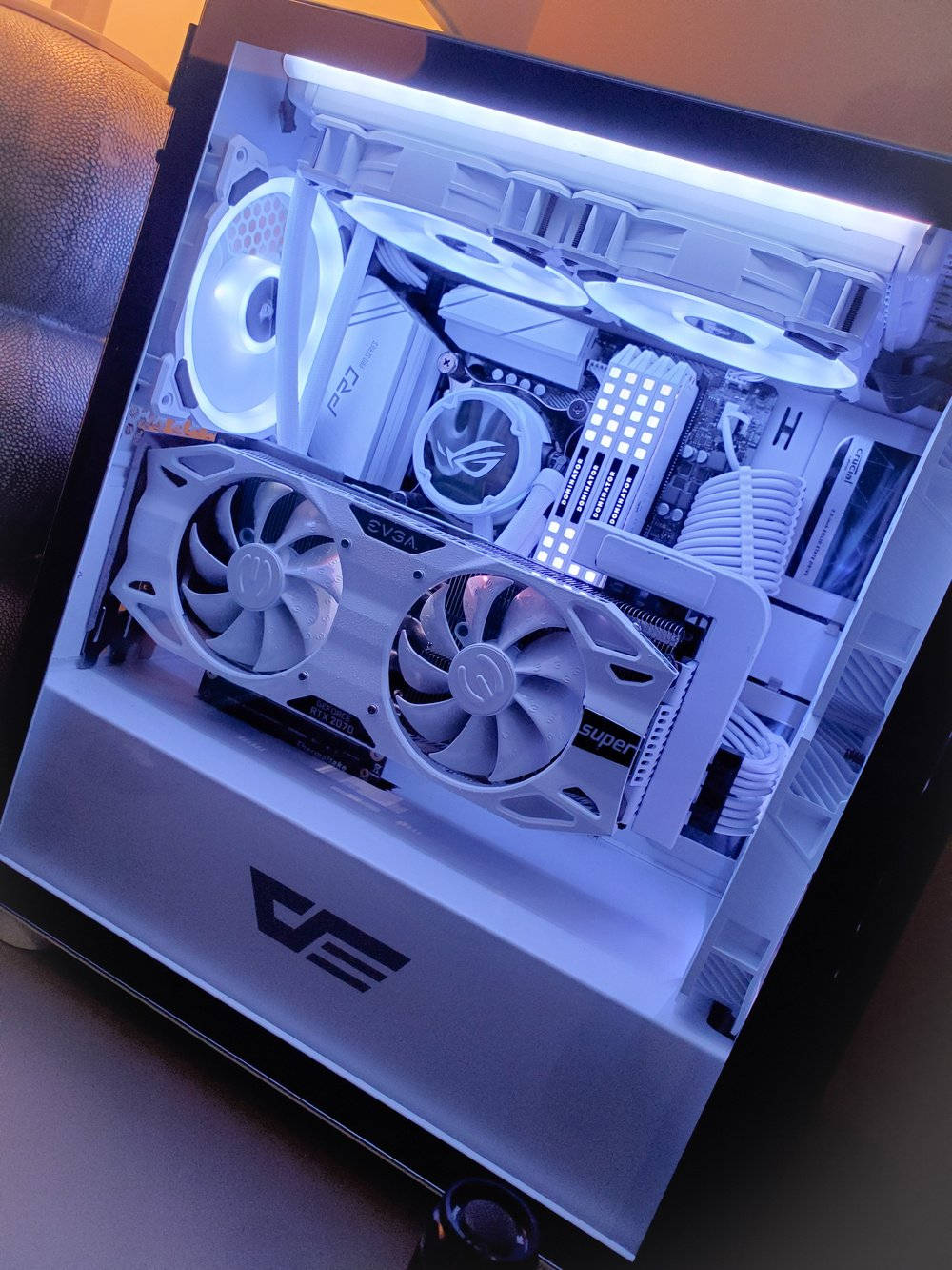 White Pc, glowing blue LED fans, transparent case, HD Phone Wallpaper