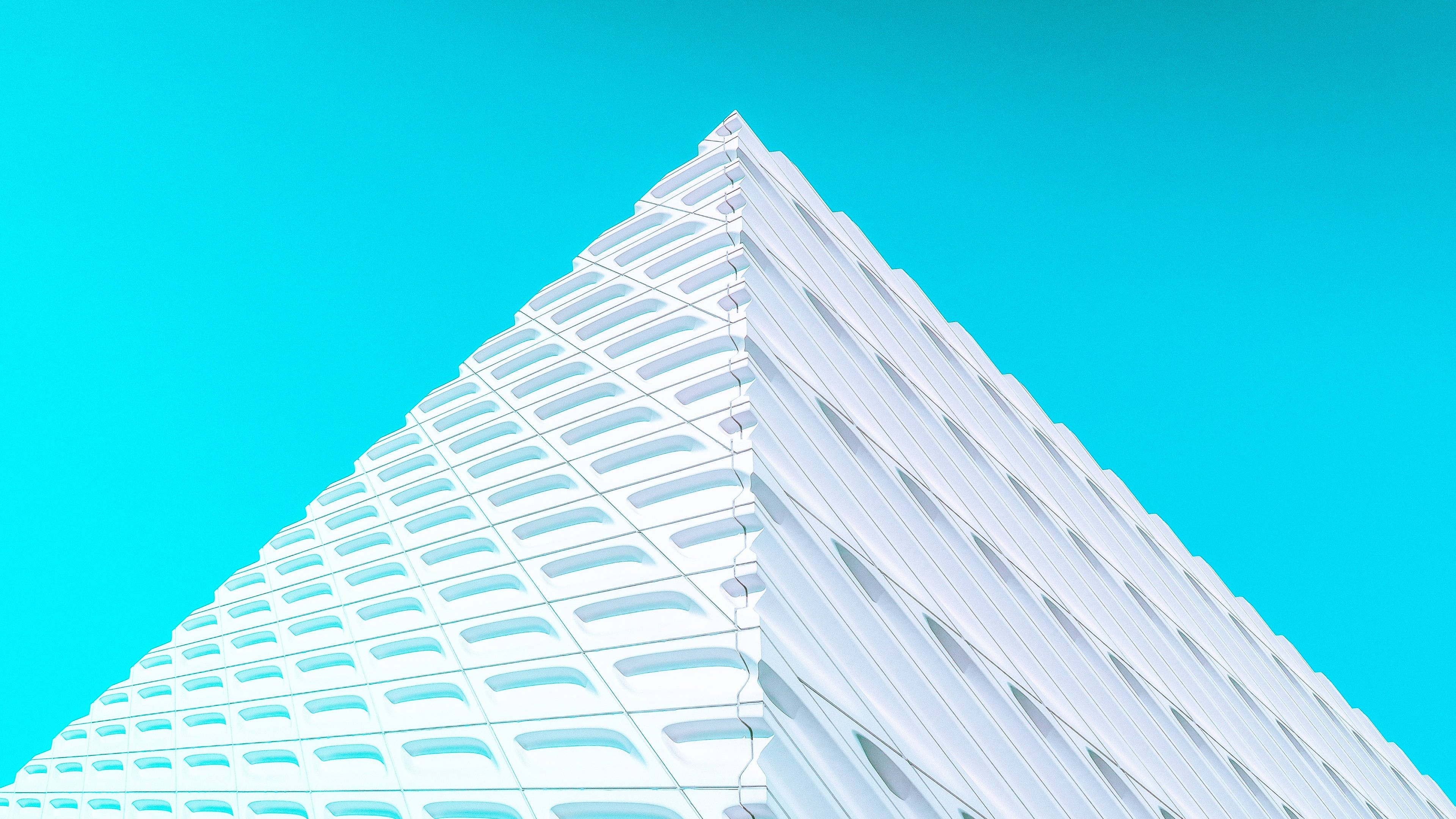 4D Ultra HD, white pyramid, geometric pyramid-shaped building, 4K Desktop Wallpaper