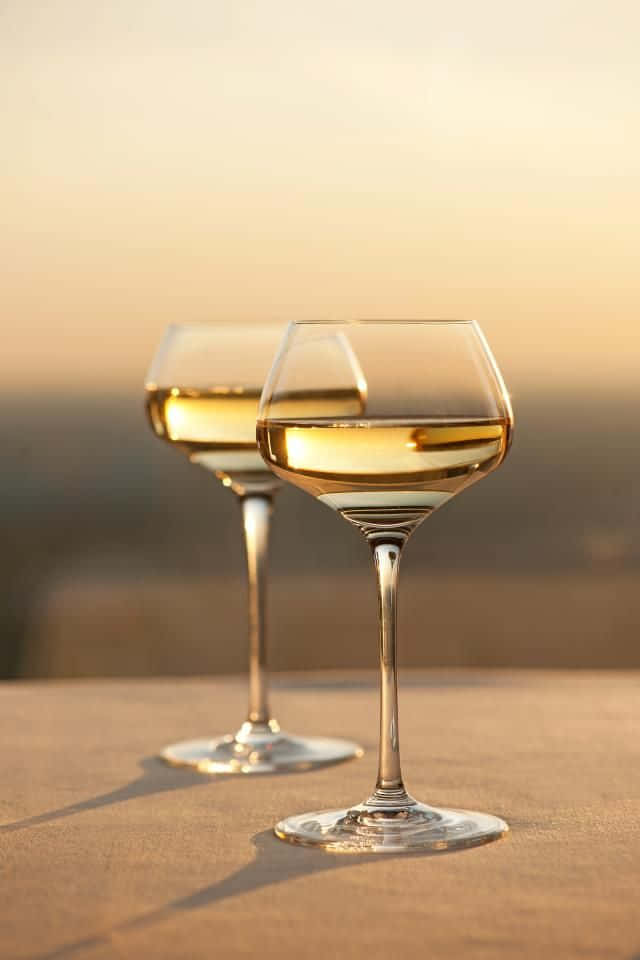 white wine, golden liquid, textured surface, SD Phone Wallpaper