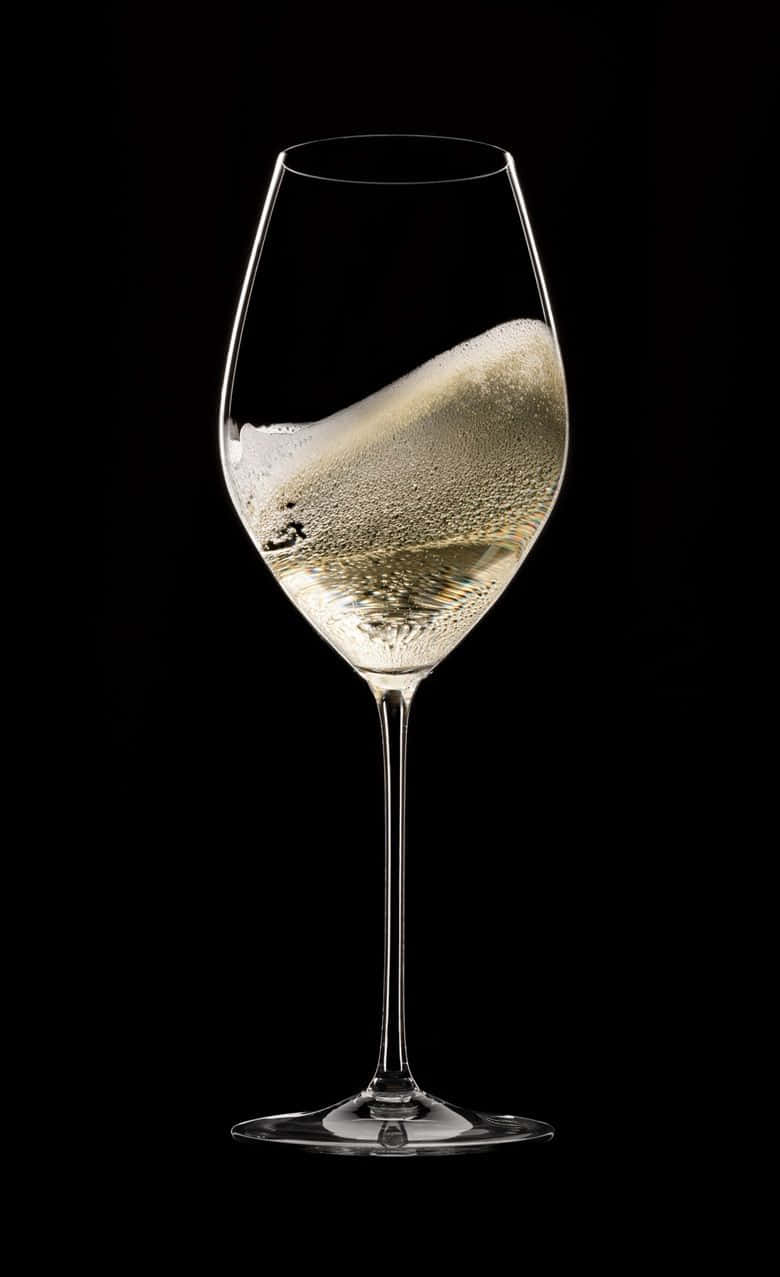 white wine, champagne flute, sparkling golden liquid, SD Phone Wallpaper