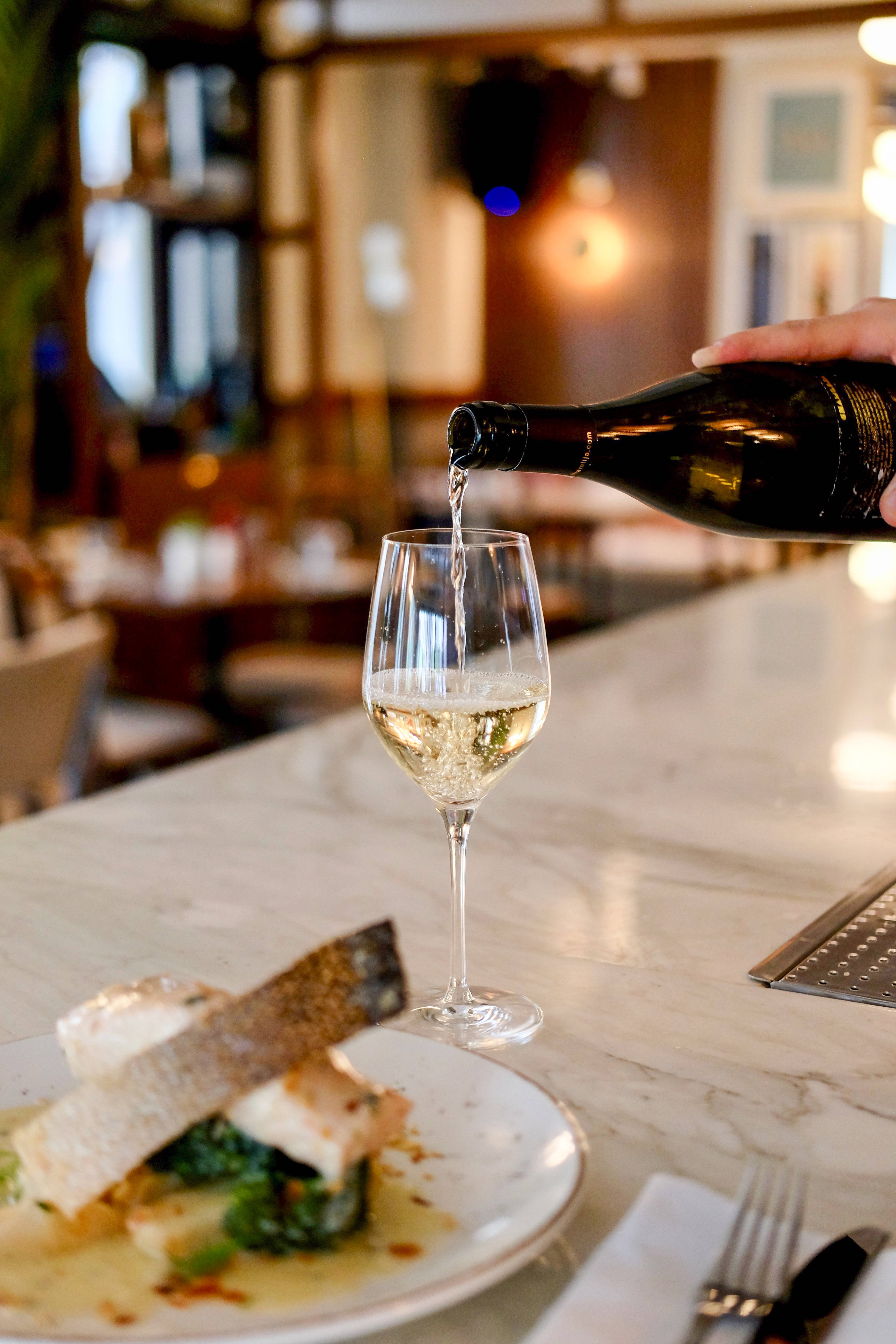 White Wine Dinner, sparkling white wine, glass, 4K Phone Wallpaper