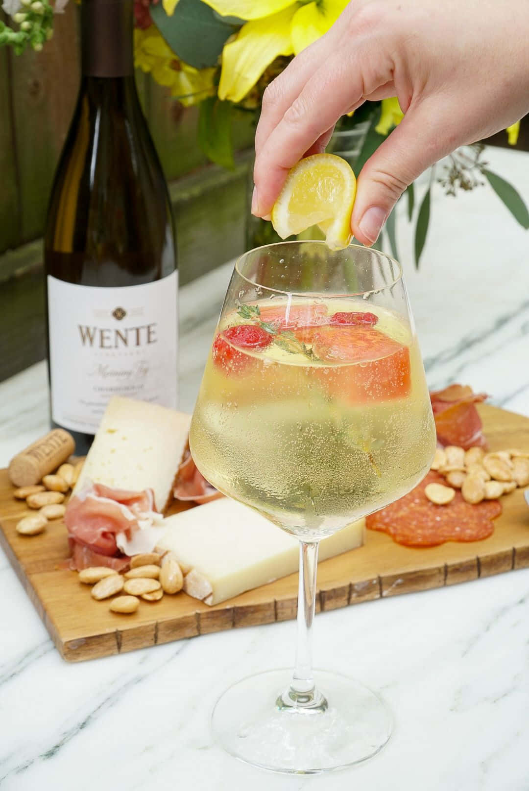 white wine, lemon wedge, sparkling wine, HD Phone Wallpaper