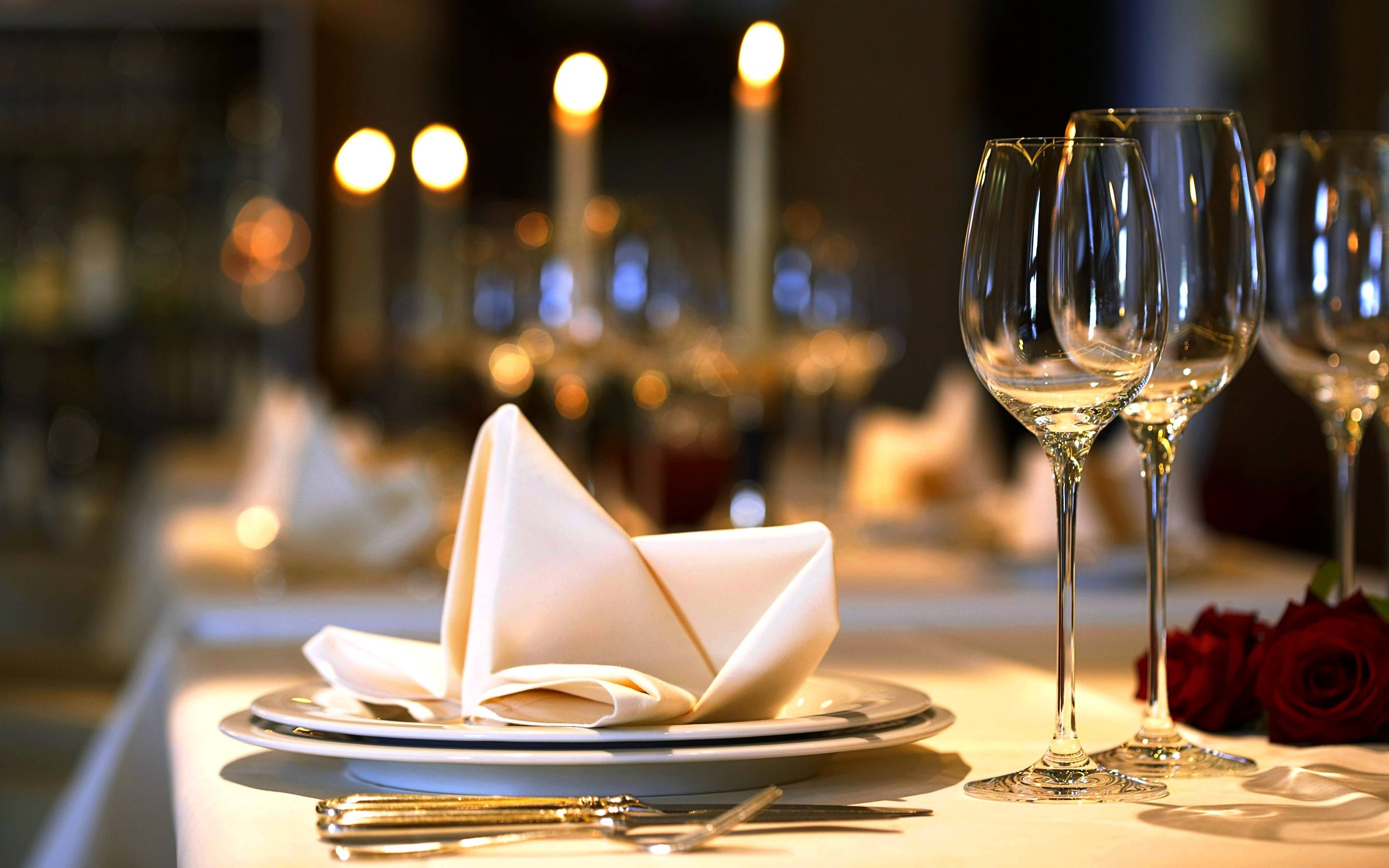 Romantic Dinner Setup, fine wine, crisp white napkins, 2K Desktop Wallpaper