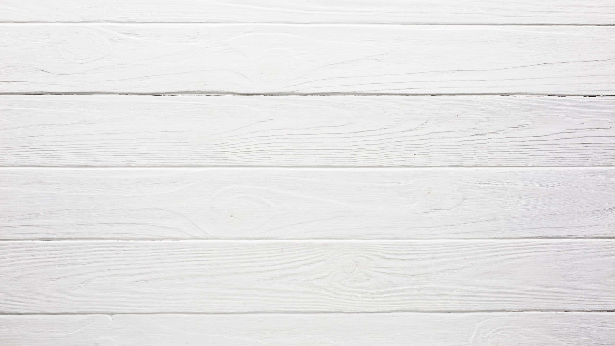 white wooden planks, natural grain patterns, horizontally, 2K Desktop Wallpaper