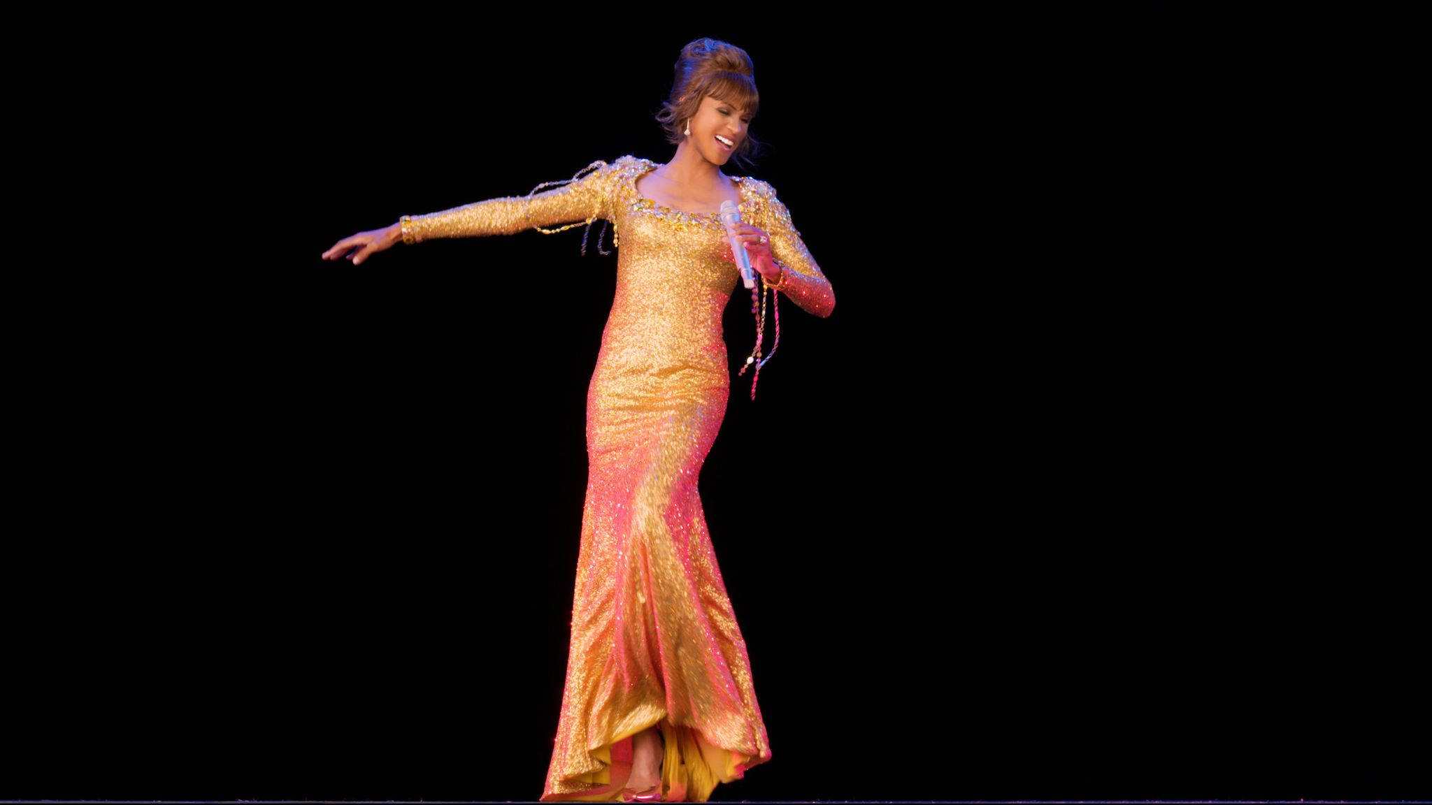 Whitney Houston, gold dress, shimmering gold sequined gown, Full HD Desktop Wallpaper
