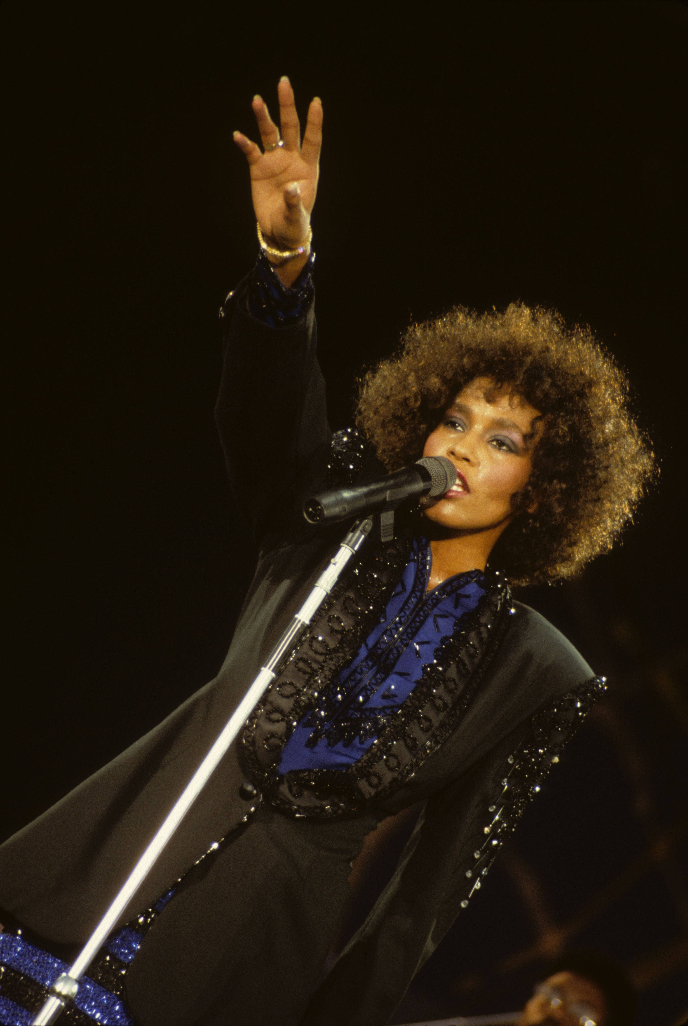 Whitney Houston, afro, stage, 4K Phone Wallpaper
