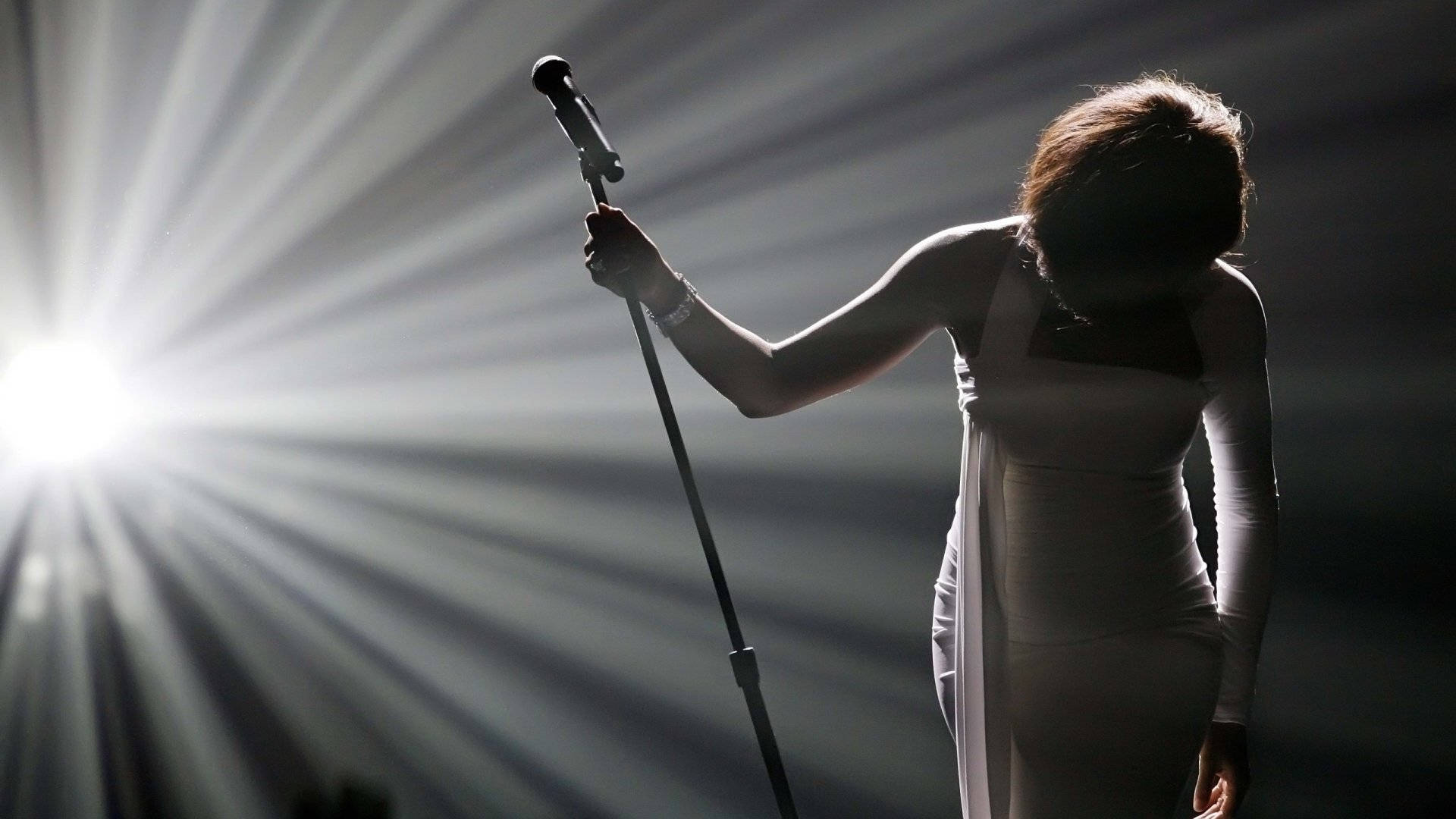 Whitney Houston, white dress, stage spotlight, Full HD Desktop Wallpaper