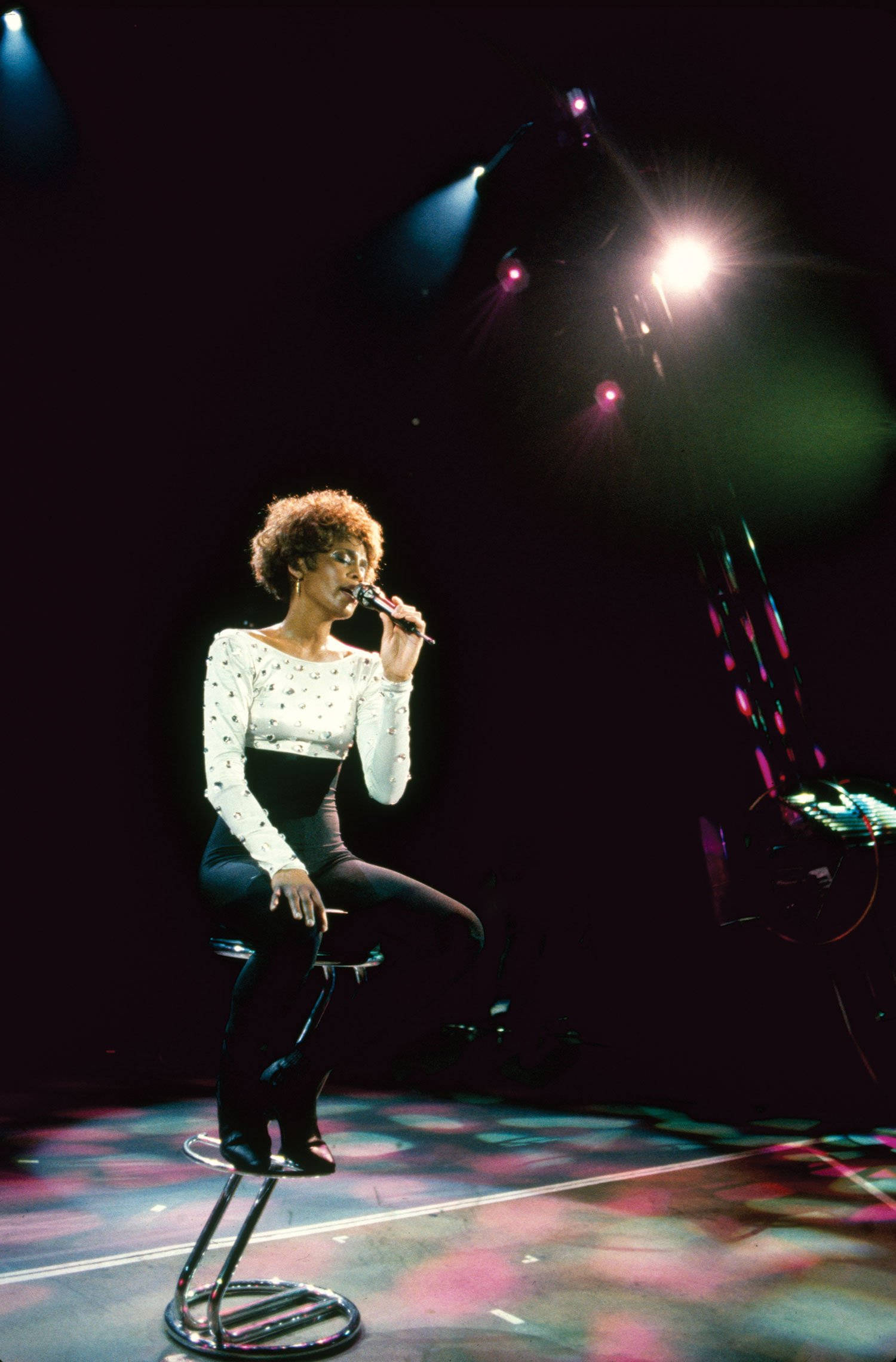 Whitney Houston, stage, stool, Full HD Phone Wallpaper