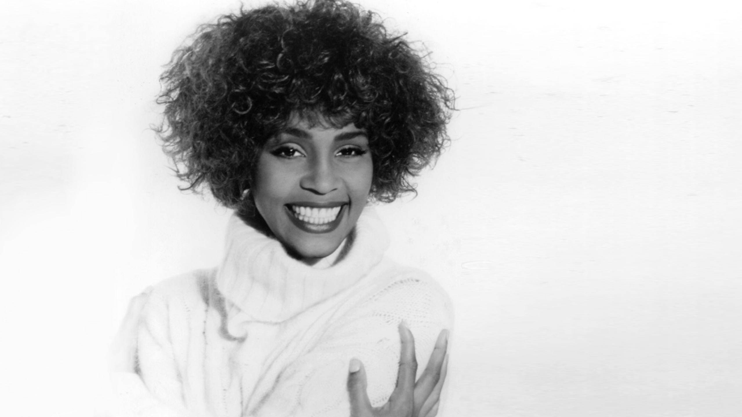 Whitney Houston, white turtleneck, voluminous afro, 2K Desktop Wallpaper