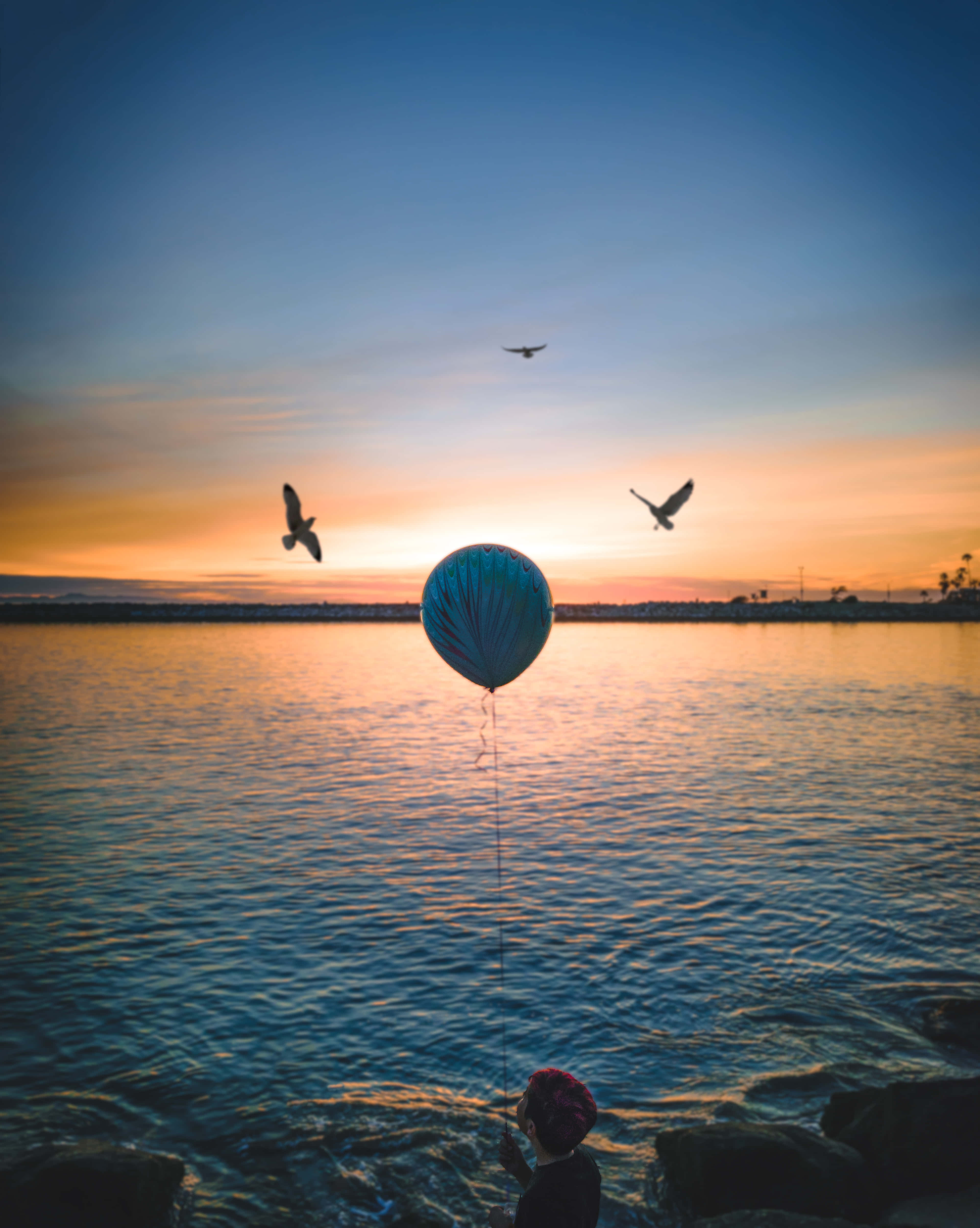 sunset, blue balloon, seashore, 4K Phone Wallpaper