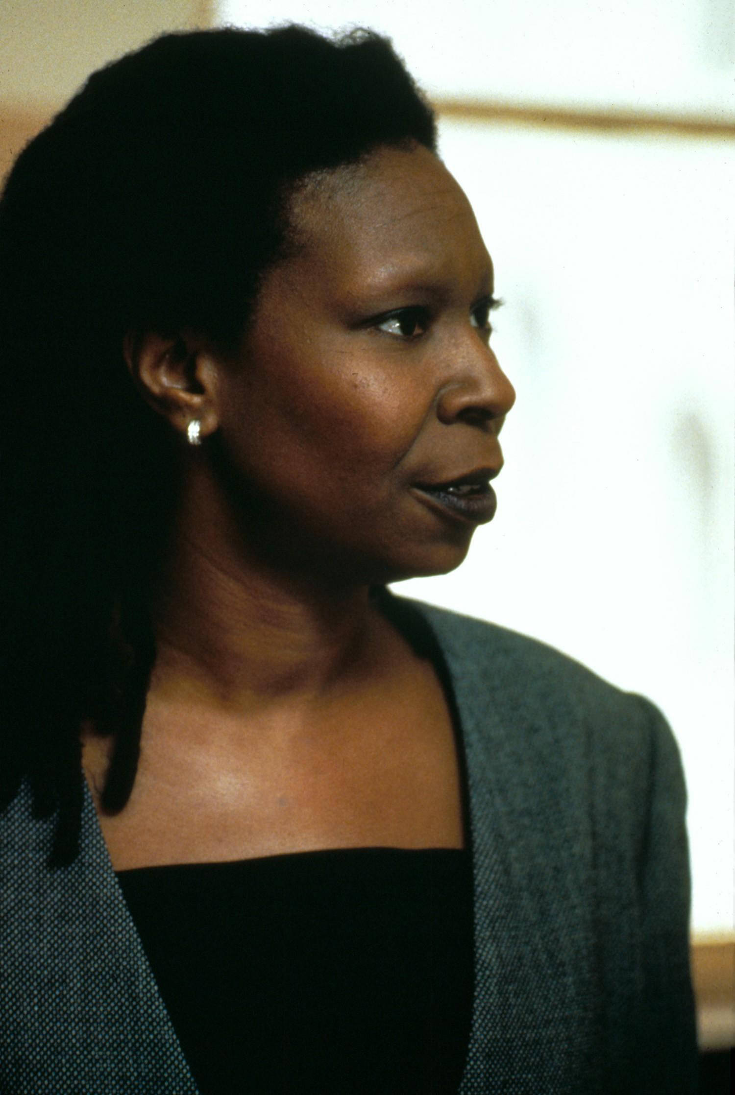 Whoopi Goldberg, dark hair, gray blazer, Full HD Phone Wallpaper