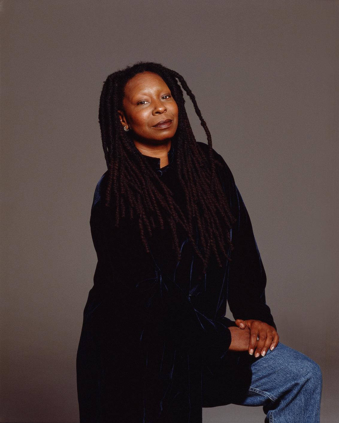 Whoopi Goldberg, velvet top, jeans, HD Phone Wallpaper