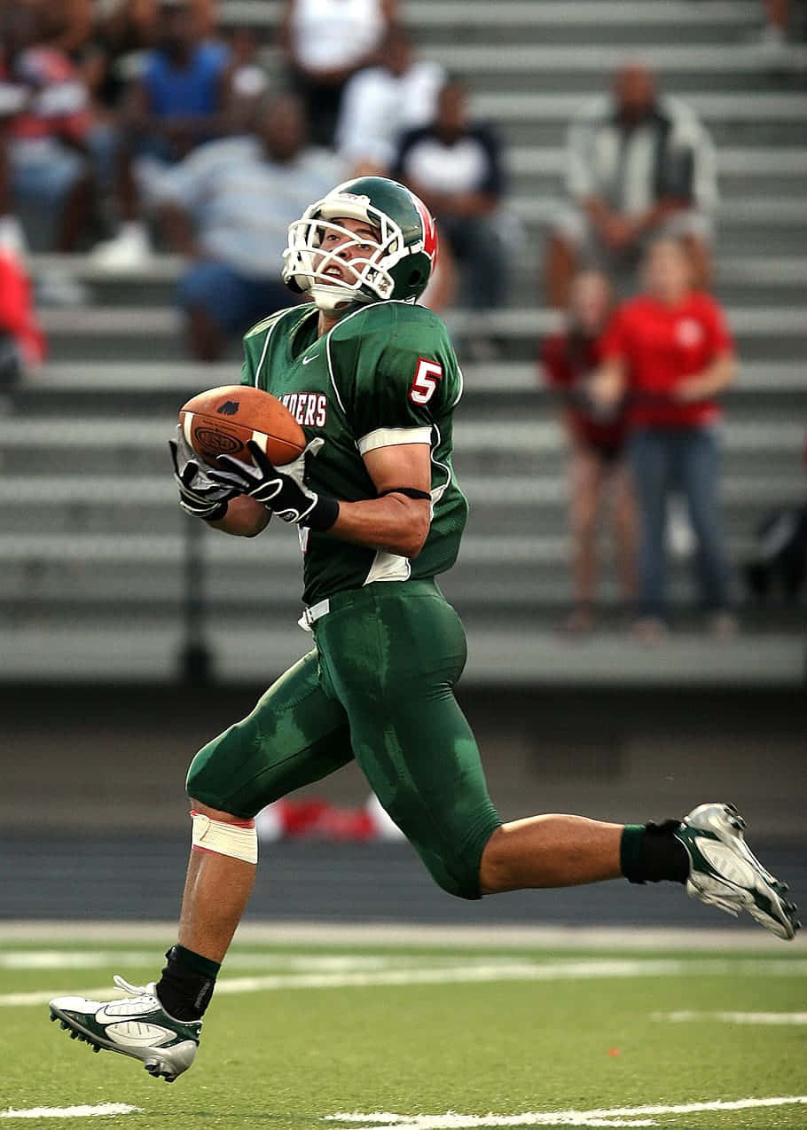 Wide Receiver, green uniform, field, SD Phone Wallpaper