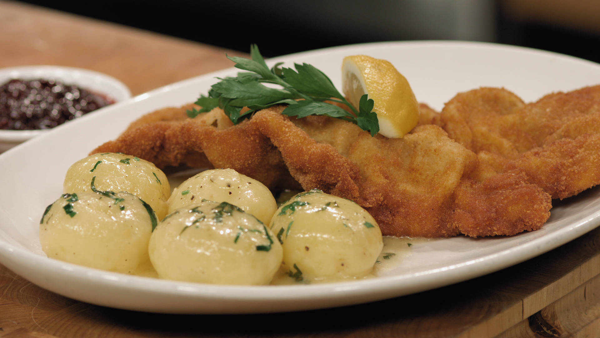 golden brown wiener schnitzel, creamy potato dumplings, parsley, Full HD Desktop Wallpaper