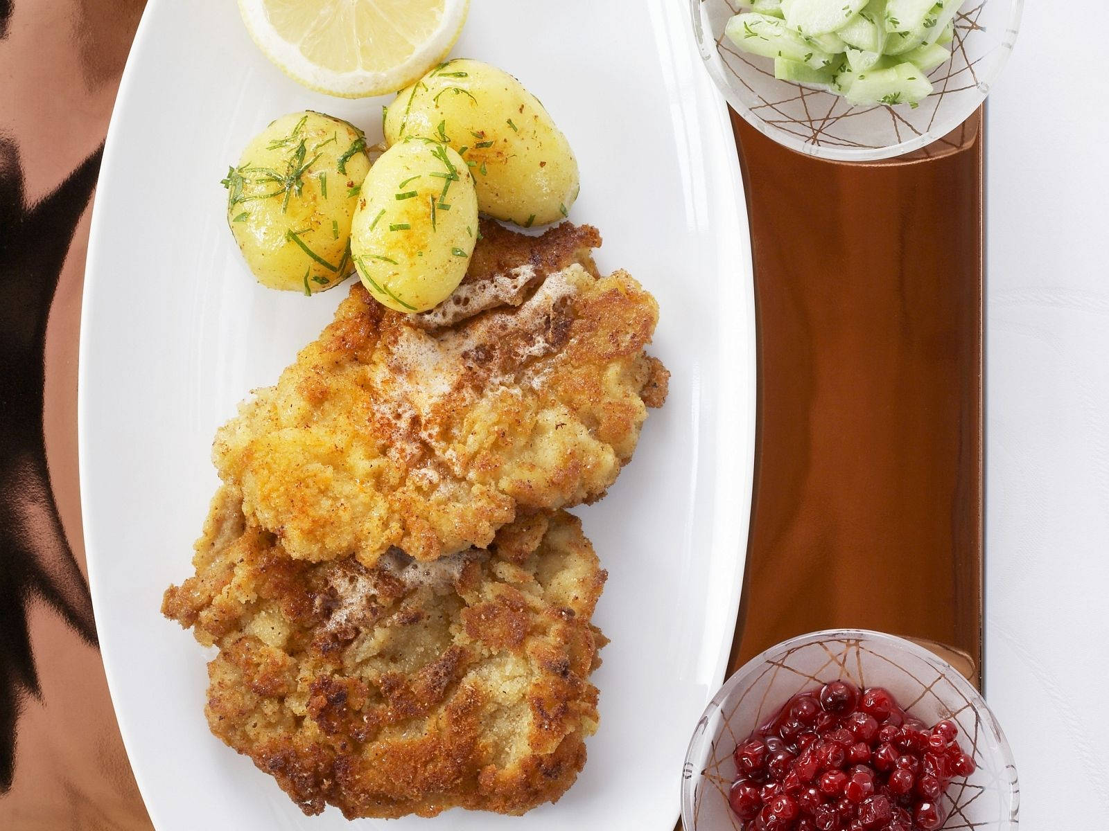 Wiener Schnitzel, marble potato, herb potatoes, HD Desktop Wallpaper