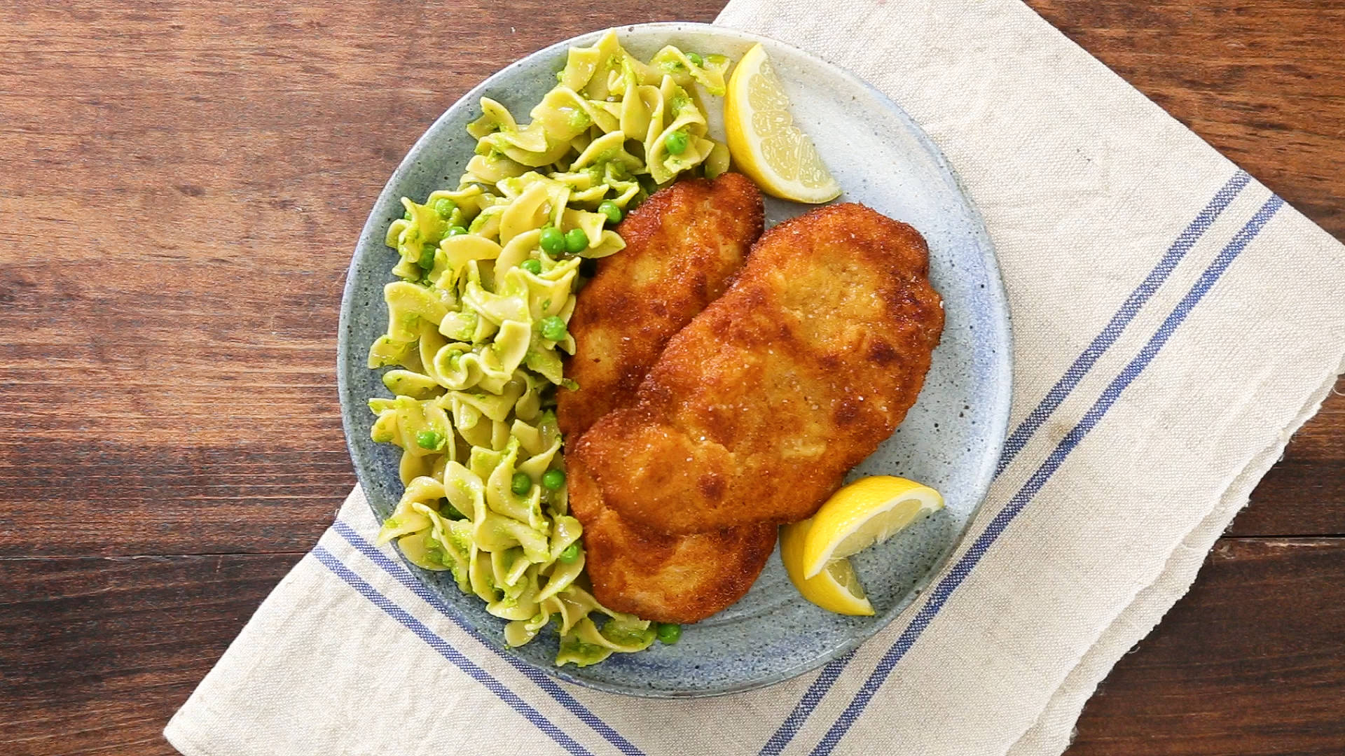 Wiener Schnitzel, pea pasta, speckled plate, Full HD Desktop Wallpaper