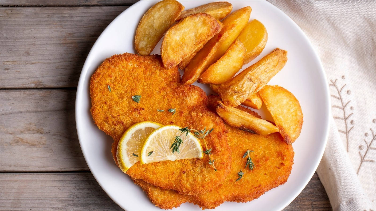 Wiener Schnitzel, golden-brown, crispy potato wedges, HD Desktop Wallpaper