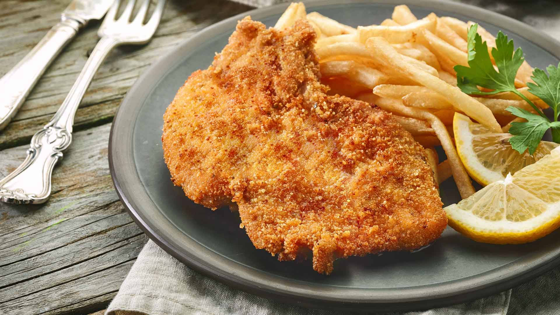 Wiener Schnitzel, golden-brown, crispy fries, Full HD Desktop Wallpaper