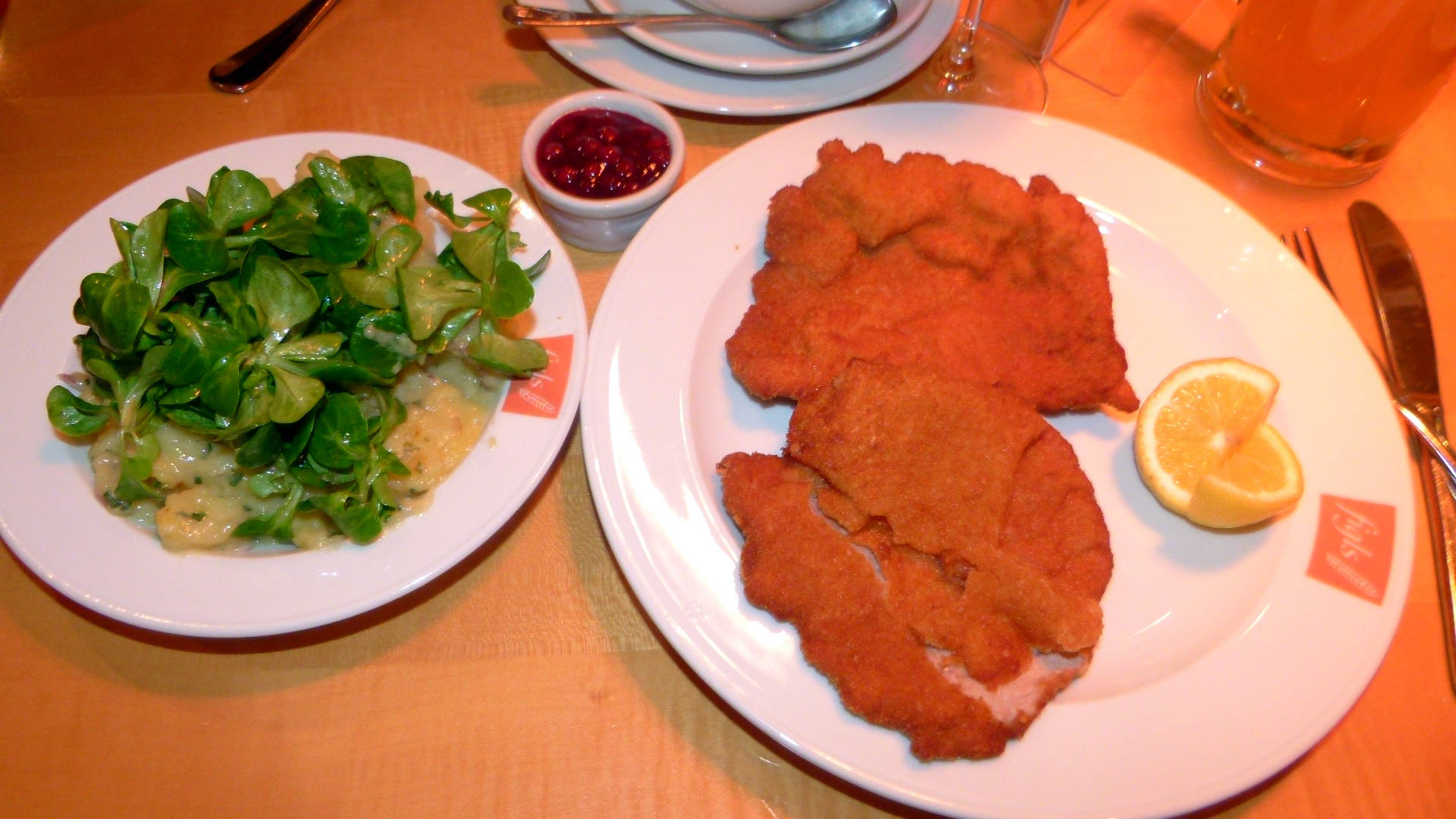 Wiener Schnitzel, golden-brown breaded schnitzel, fresh green salad, Full HD Desktop Wallpaper