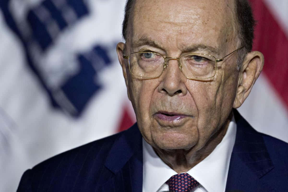 Wilbur Ross, dark suit, glasses, SD Desktop Wallpaper