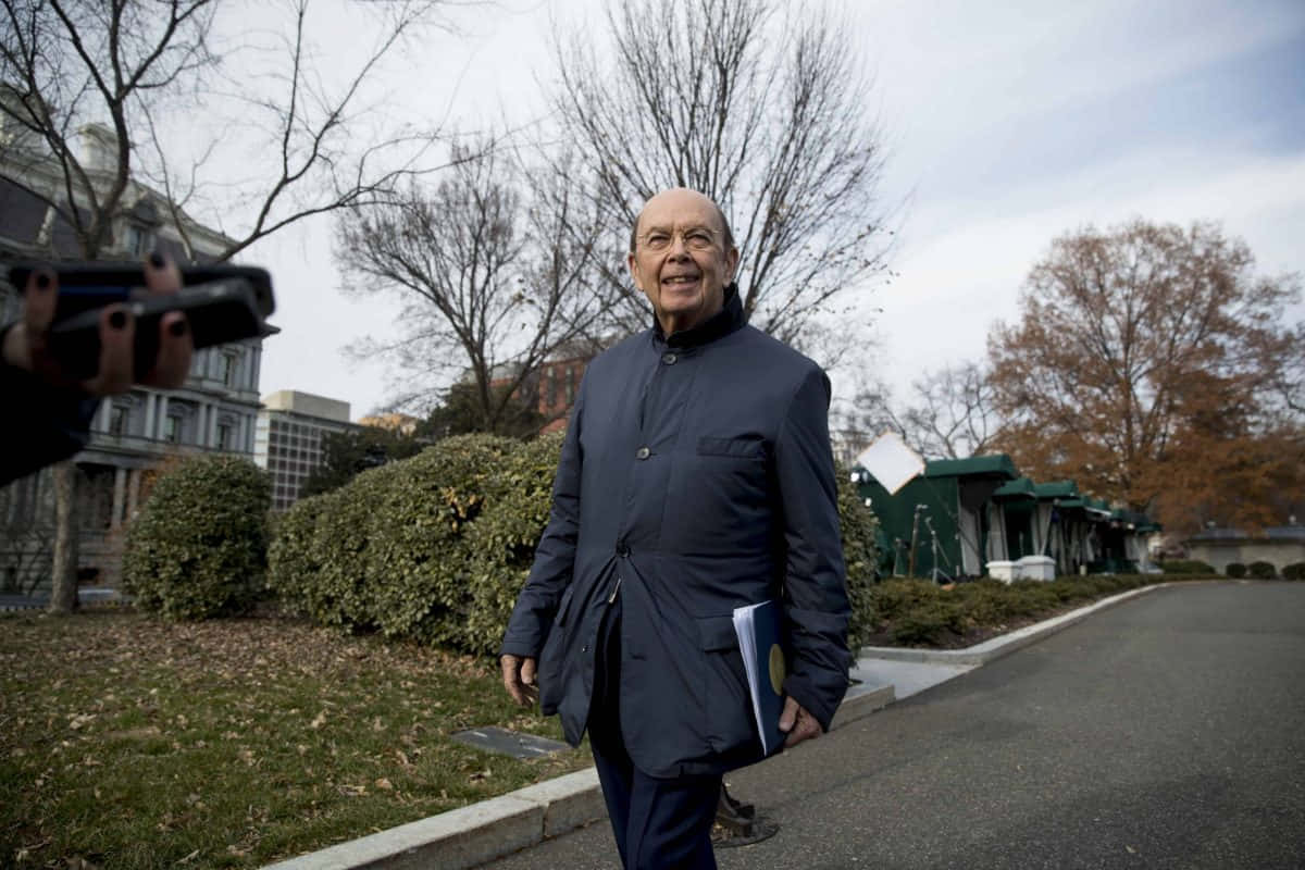Wilbur Ross, dark coat, outdoors, SD Desktop Wallpaper