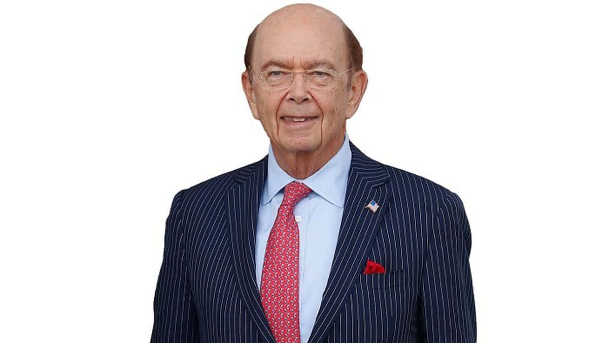 Wilbur Ross, navy pinstripe suit, red tie, SD Desktop Wallpaper