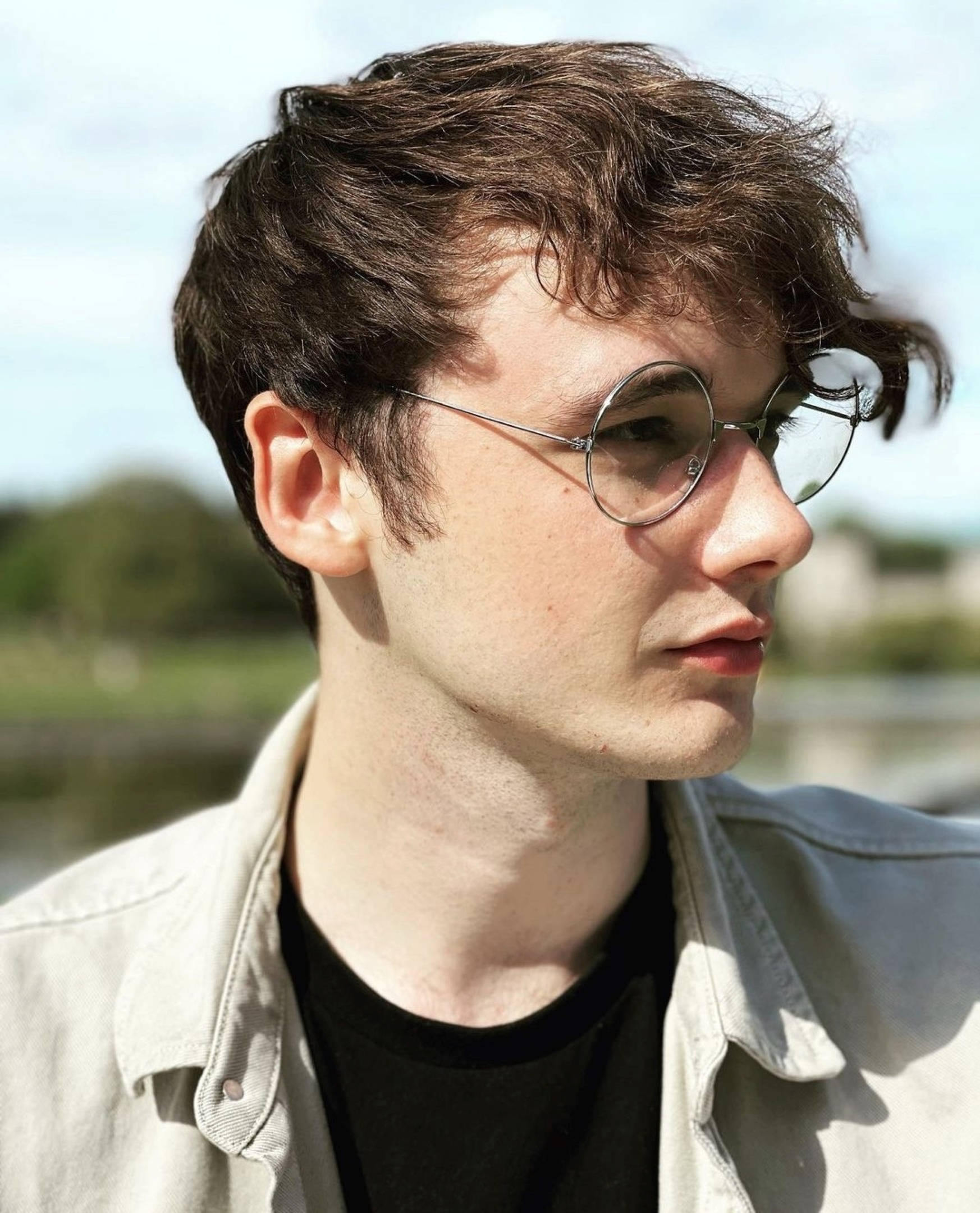 Wilbur Soot, glasses, tousled brown hair, Full HD Phone Wallpaper