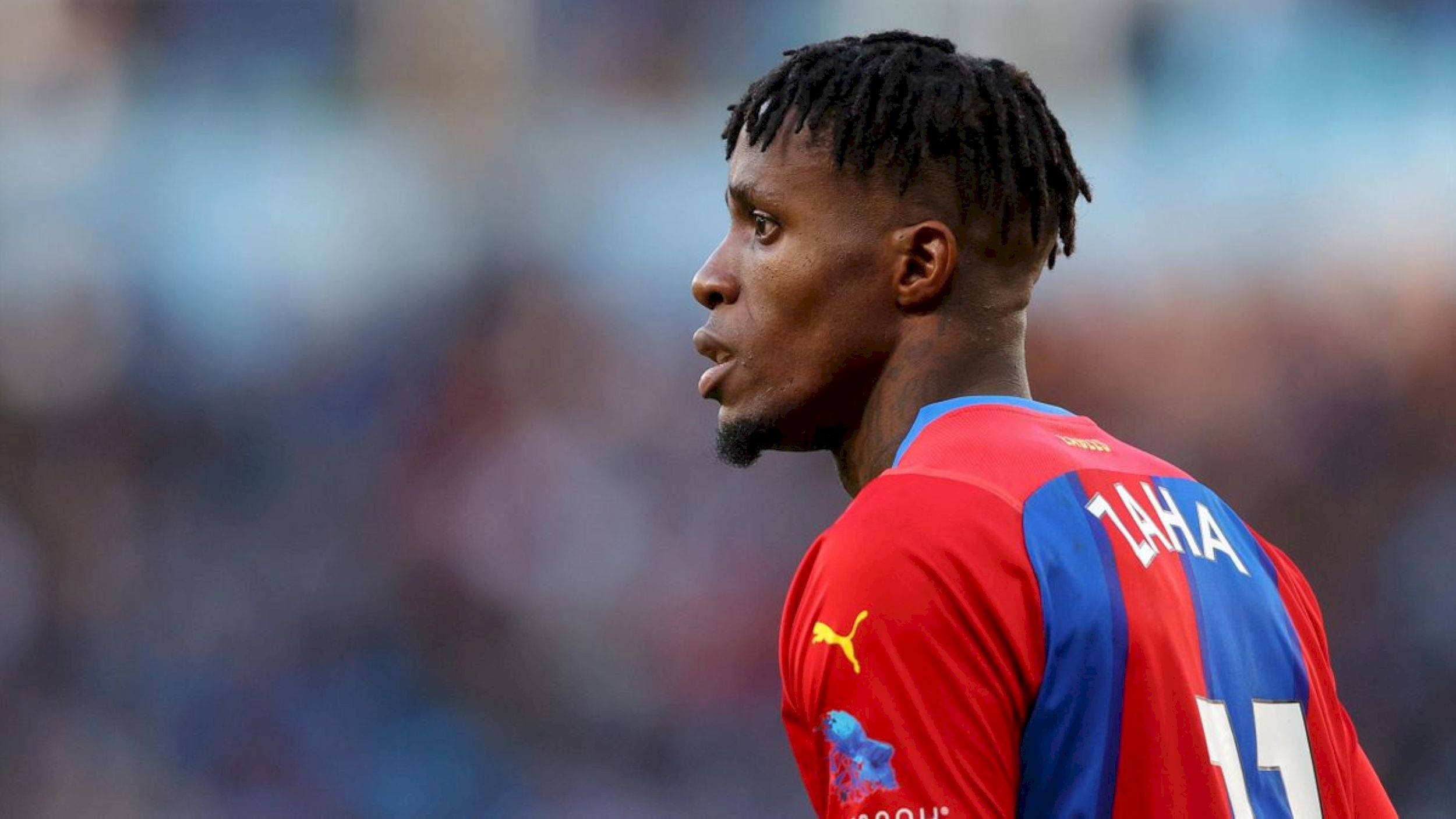 Wilfried Zaha, red and blue jersey, Zaha, Full HD Desktop Wallpaper