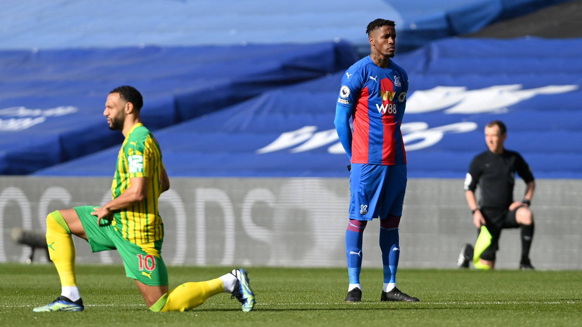 Wilfried Zaha, vibrant green pitch, yellow green kit, Full HD Desktop Wallpaper