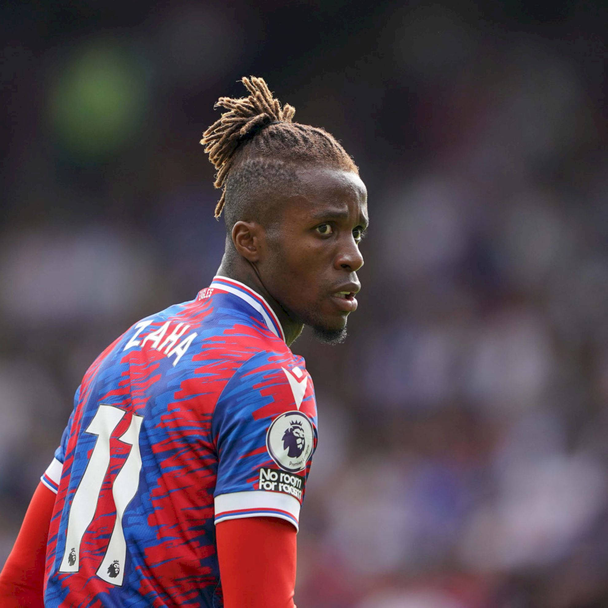 Wilfried Zaha, dreadlocks, red and blue patterned jersey, Full HD Desktop Wallpaper