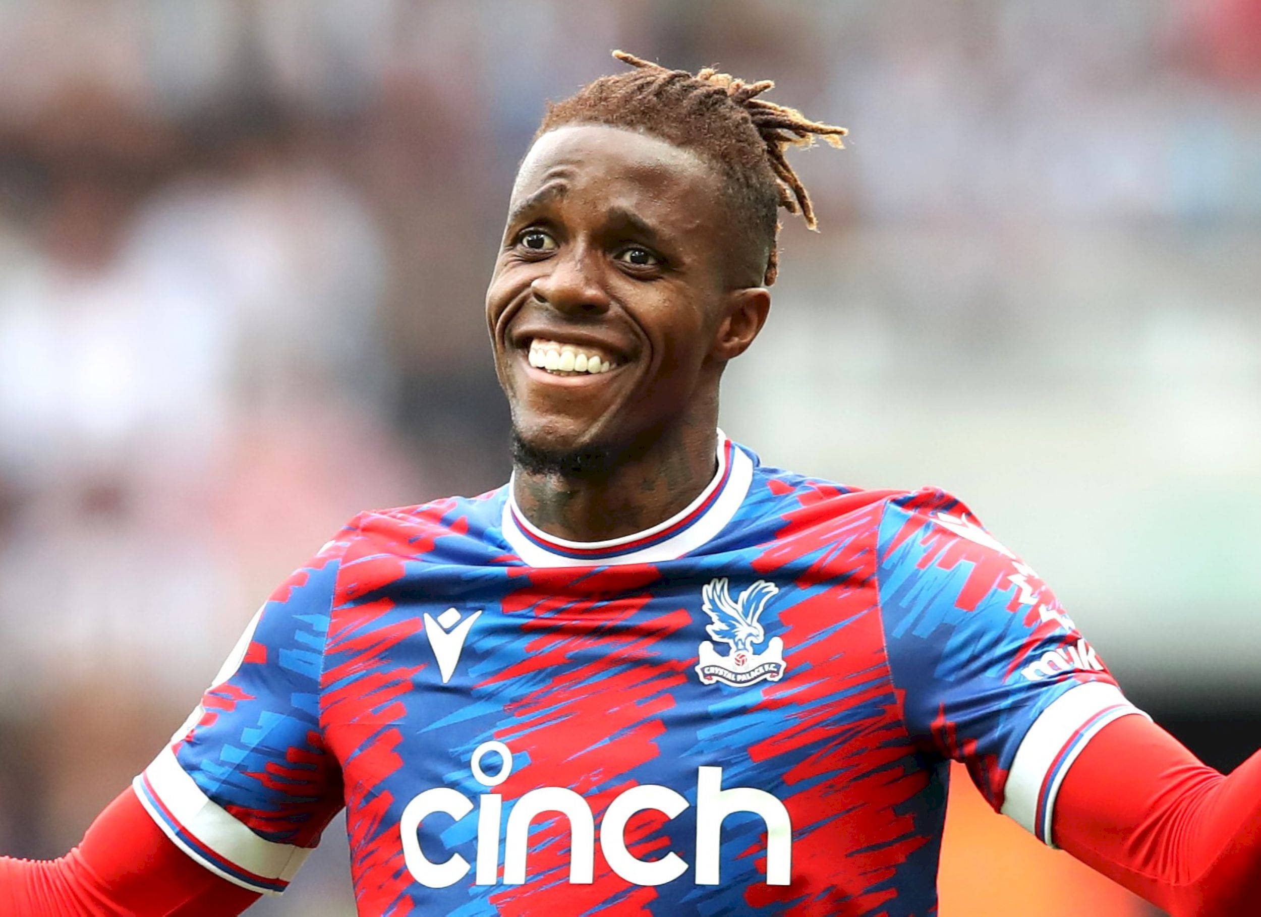 Wilfried Zaha, red and blue patterned jersey, wide eyes, Full HD Desktop Wallpaper