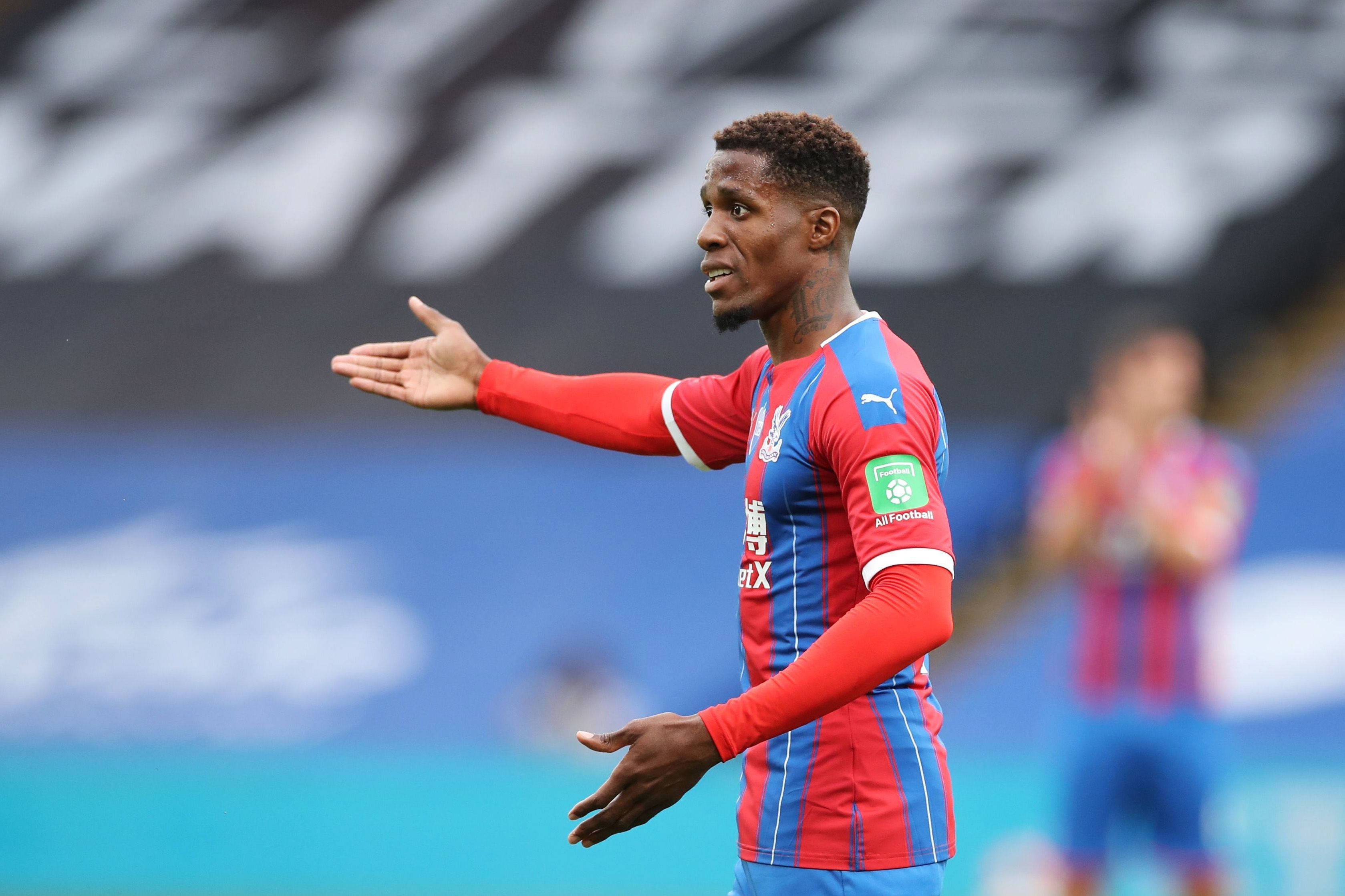 Wilfried Zaha, red and blue stripes, open palms, 2K Desktop Wallpaper