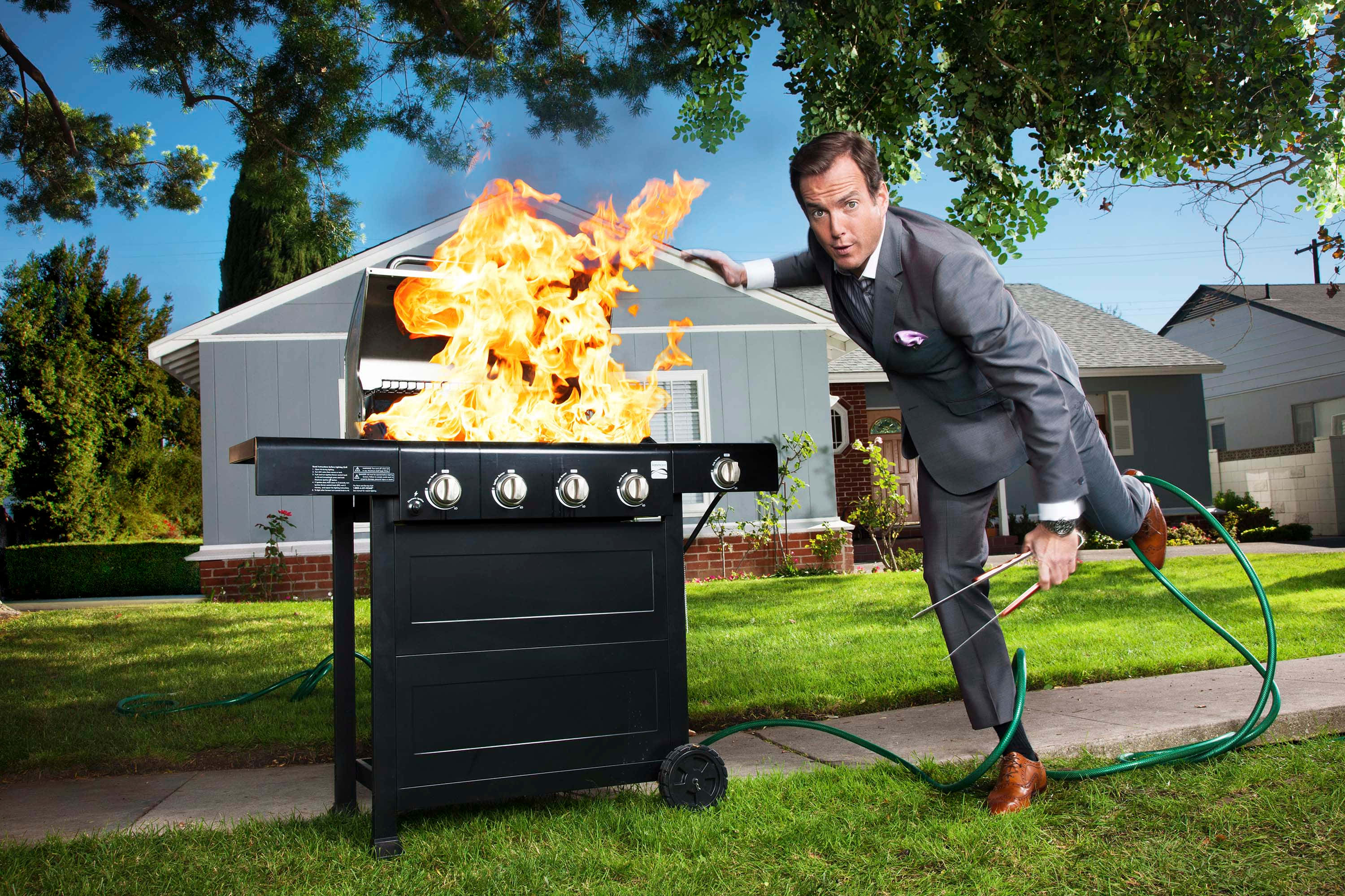 Will Arnett, suit, blazing grill, 2K Desktop Wallpaper