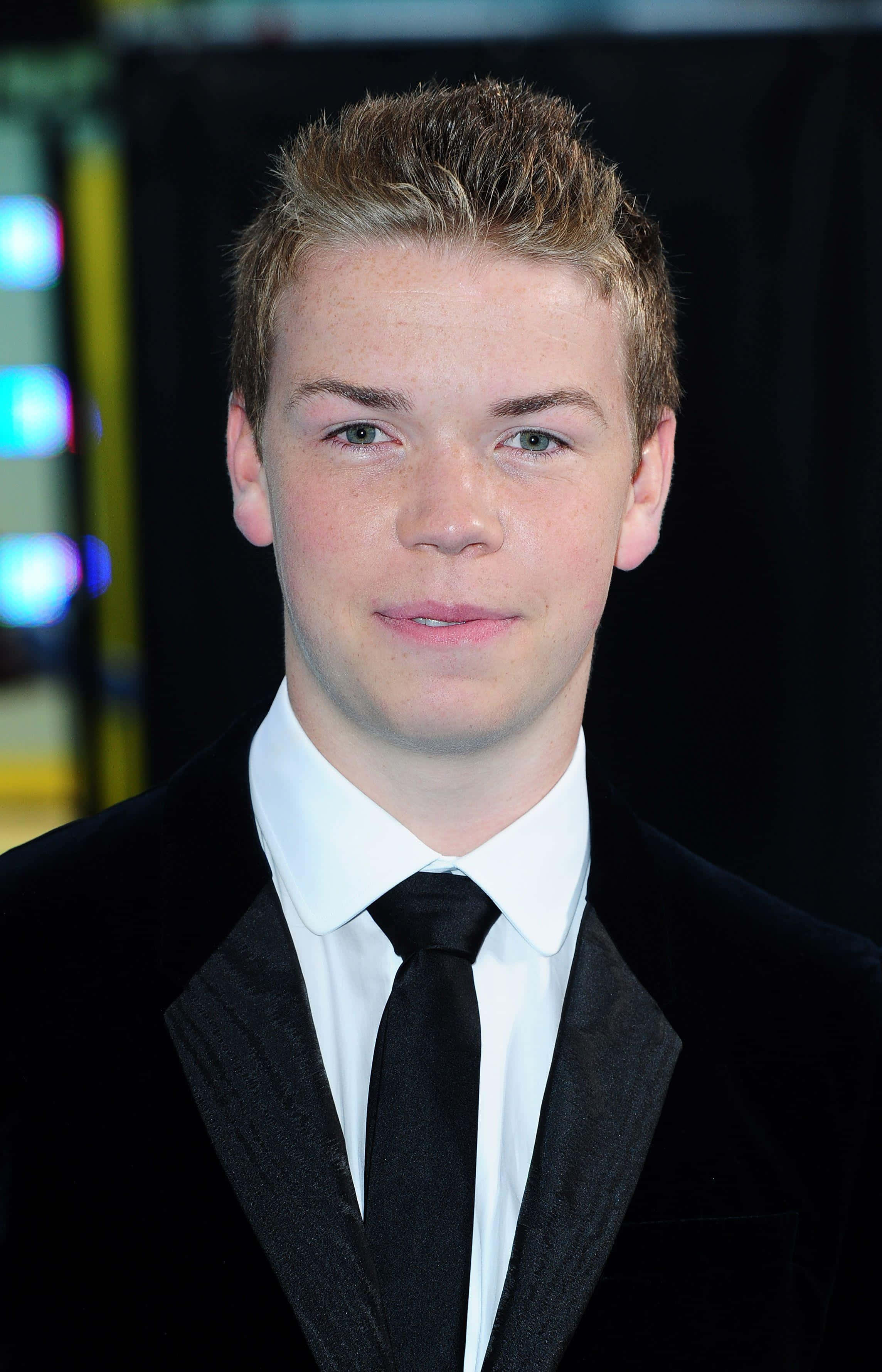 Will Poulter, red carpet portrait, black velvet tuxedo, 2K Phone Wallpaper