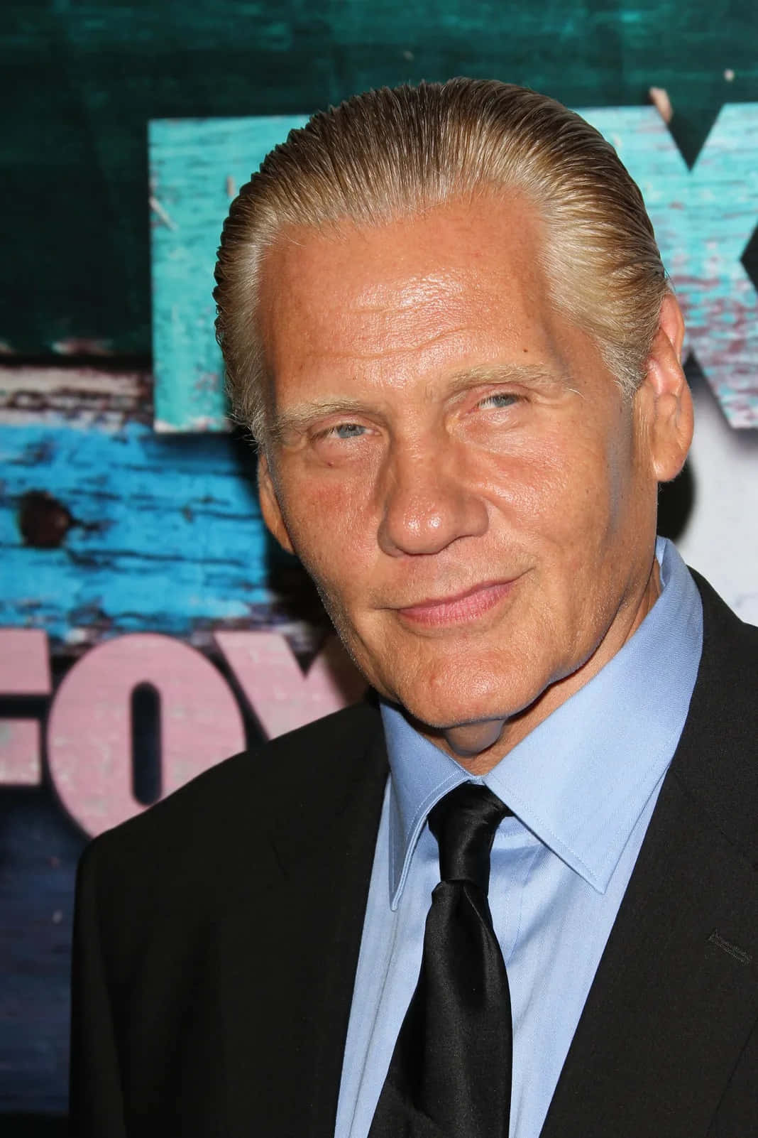 William Forsythe, black suit, blue shirt, HD Phone Wallpaper