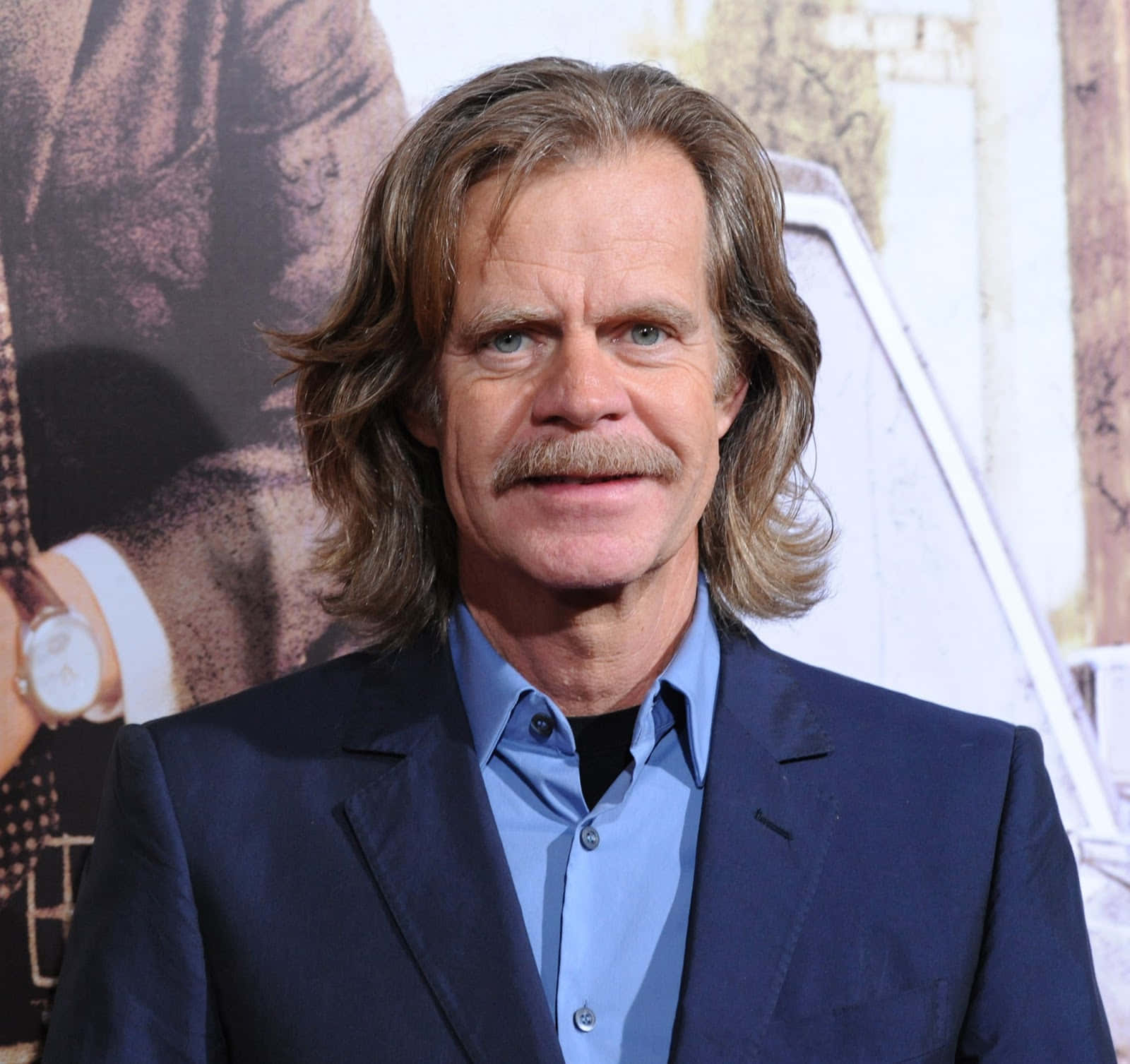 William H. Macy, navy suit, blue shirt, HD Desktop Wallpaper