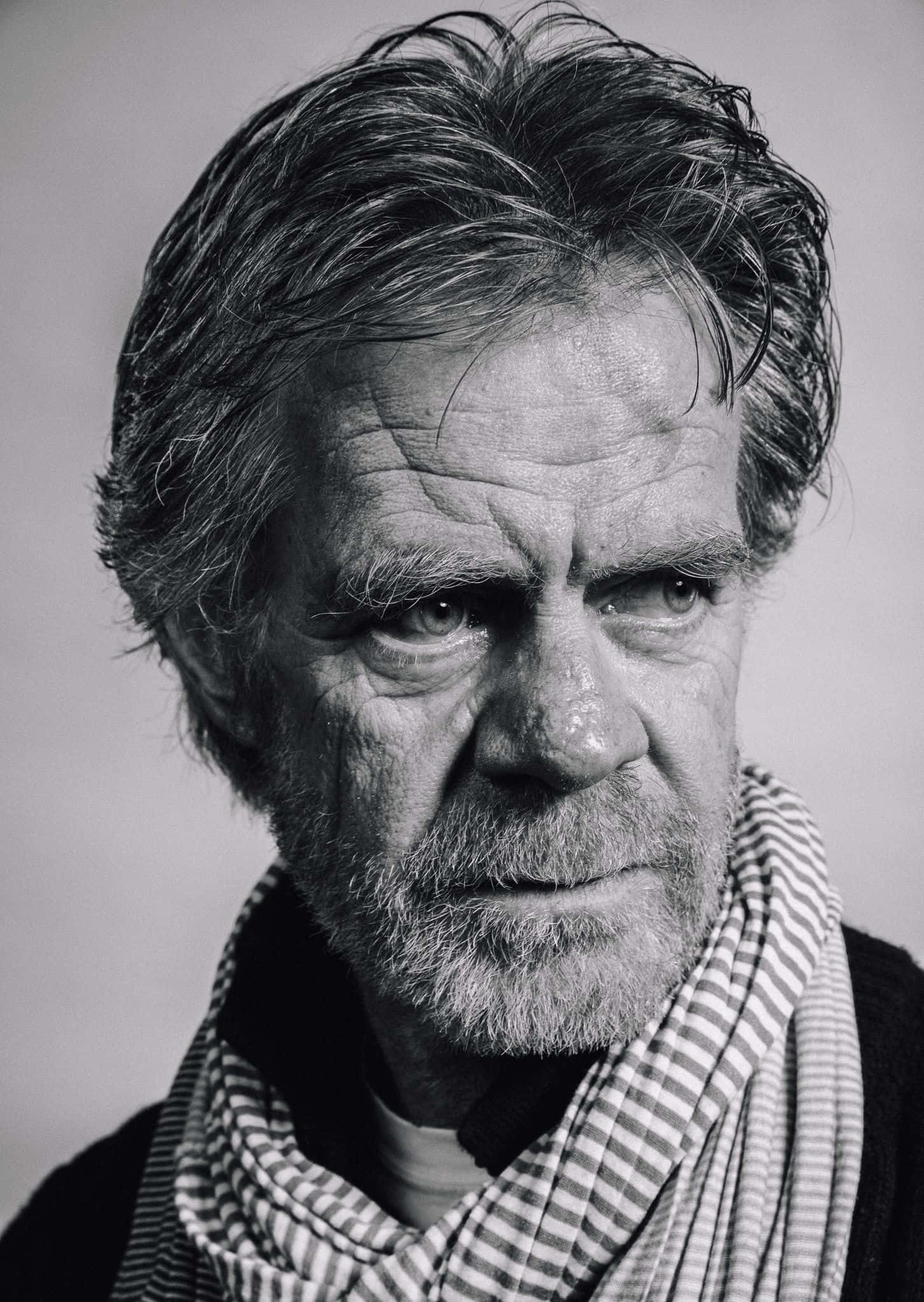 William H. Macy, black and white portrait, weathered man, Full HD Phone Wallpaper