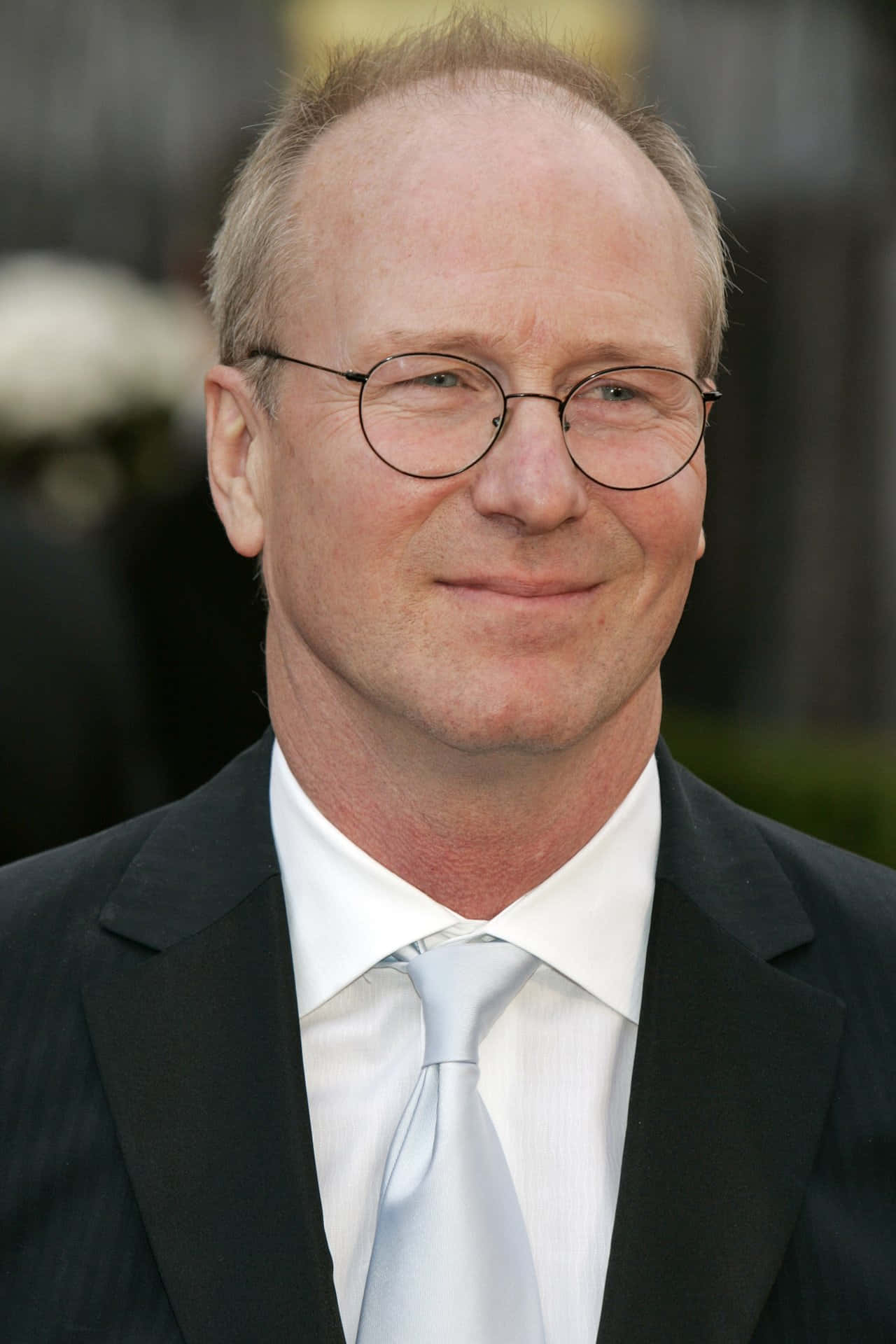 William Hurt, black suit, light blue tie, Full HD Phone Wallpaper